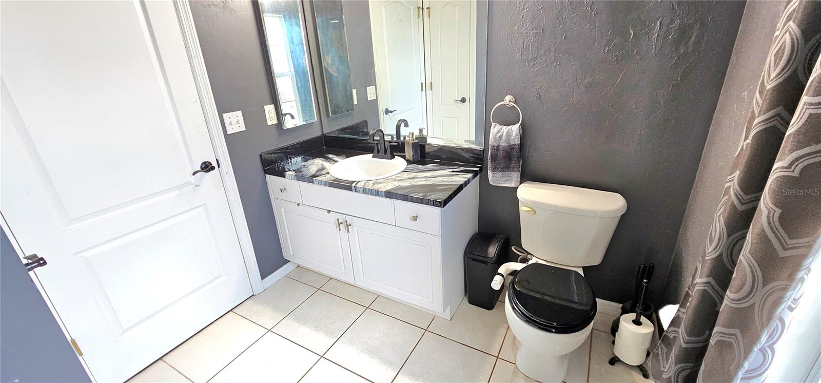 MIRROR LAKES - Residential