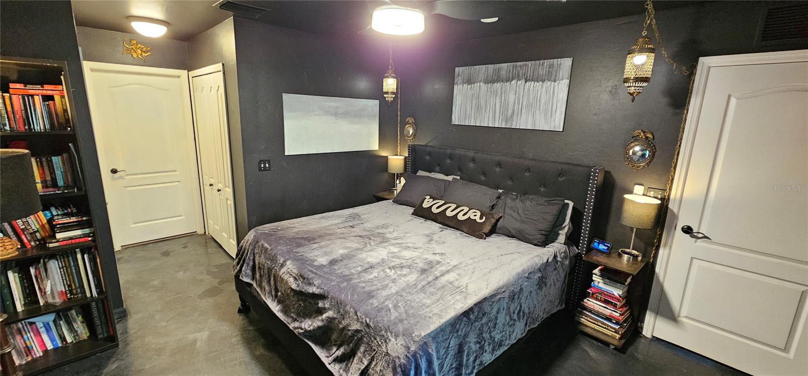 MIRROR LAKES - Residential