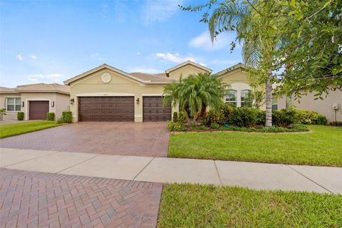 A home in WIMAUMA