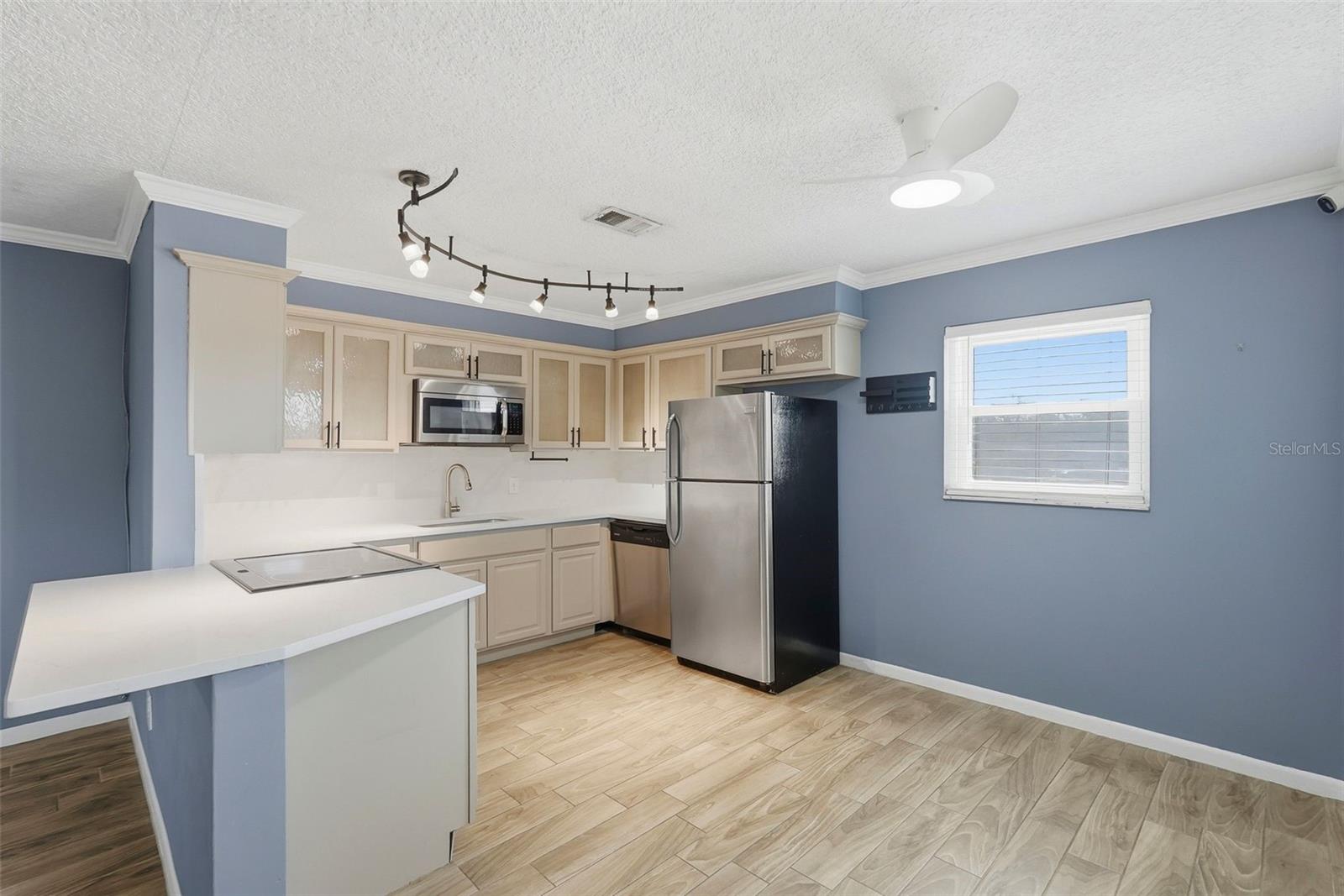 FRENCH QUARTER NORTH CONDO THE - Residential