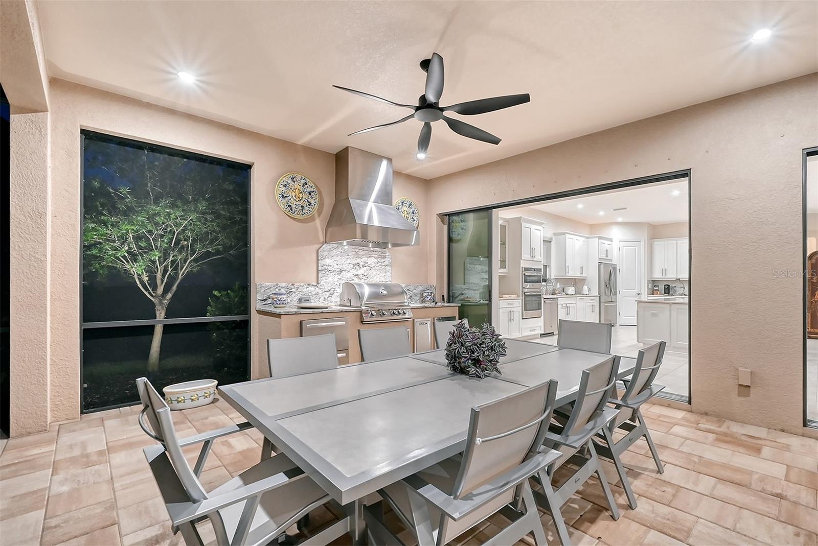 AZARIO ESPLANADE PH II SUBPH C-O - Residential Lease