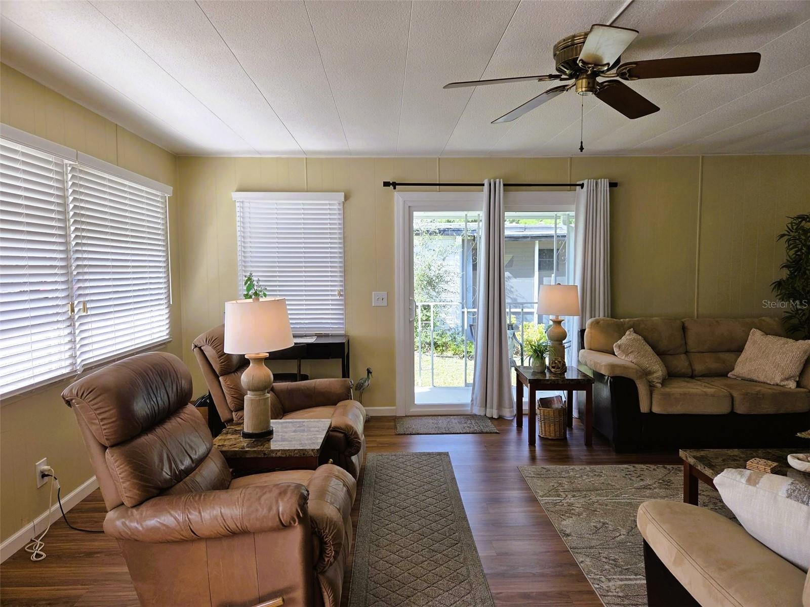 OAKWOOD MANOR - Residential