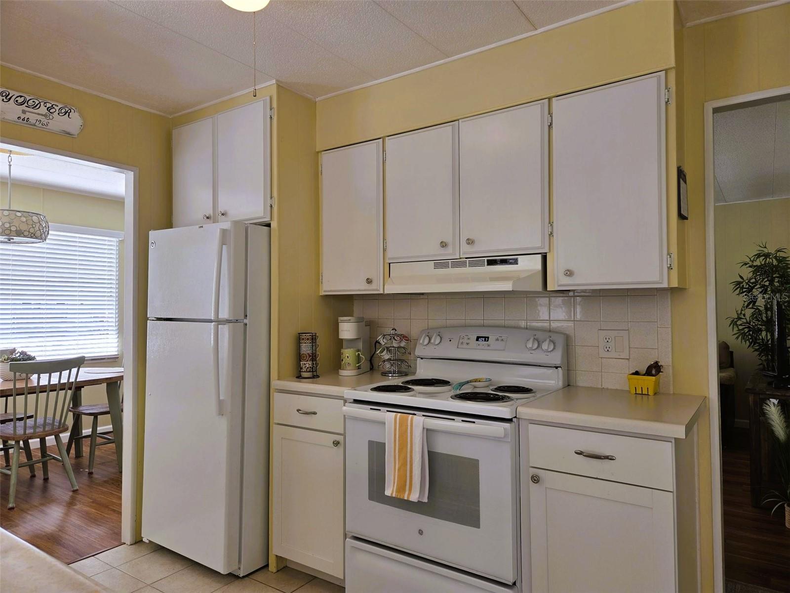 OAKWOOD MANOR - Residential