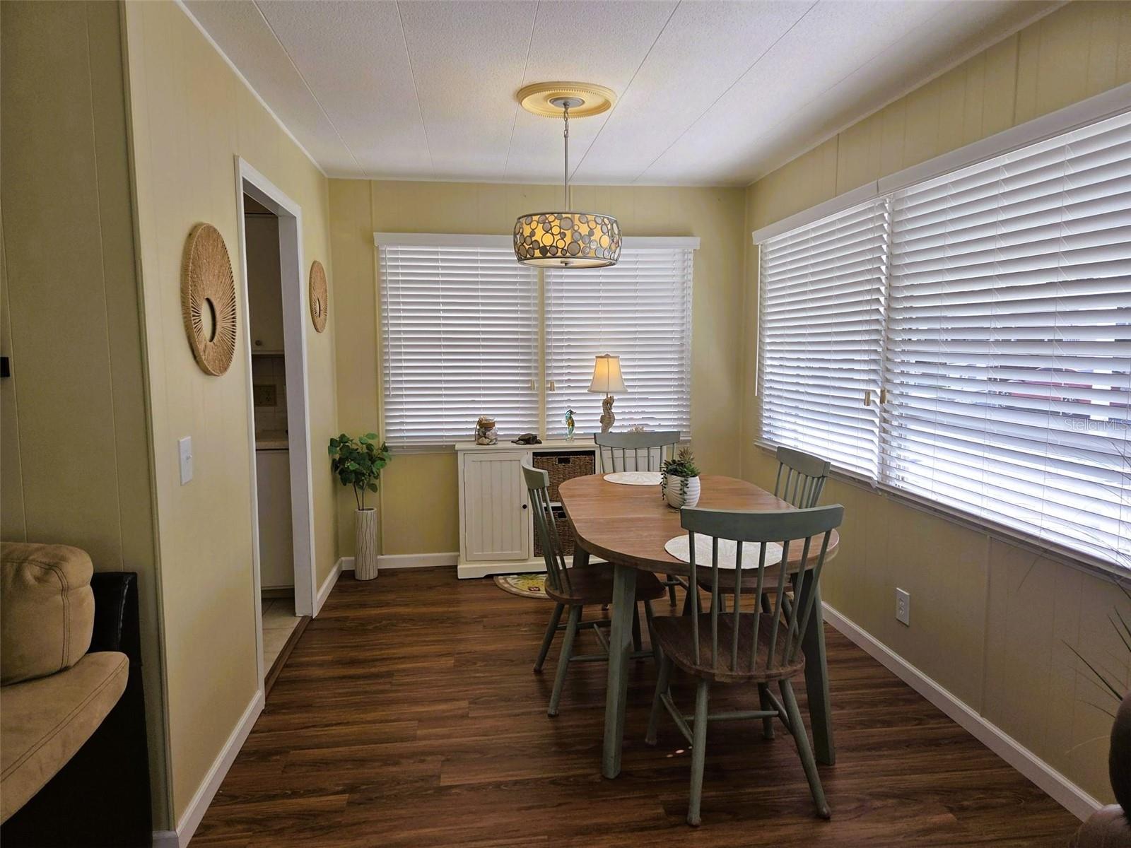 OAKWOOD MANOR - Residential