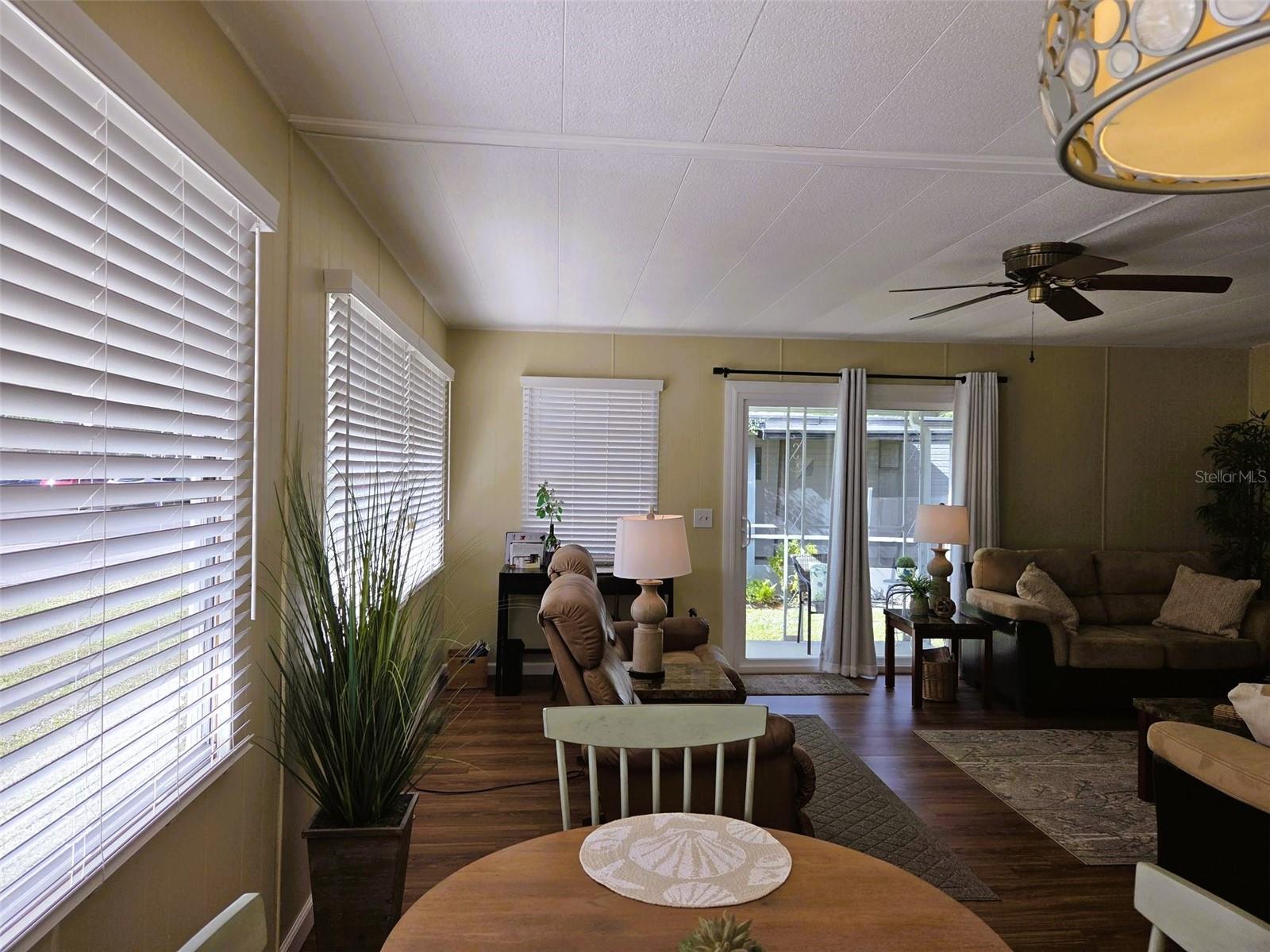 OAKWOOD MANOR - Residential