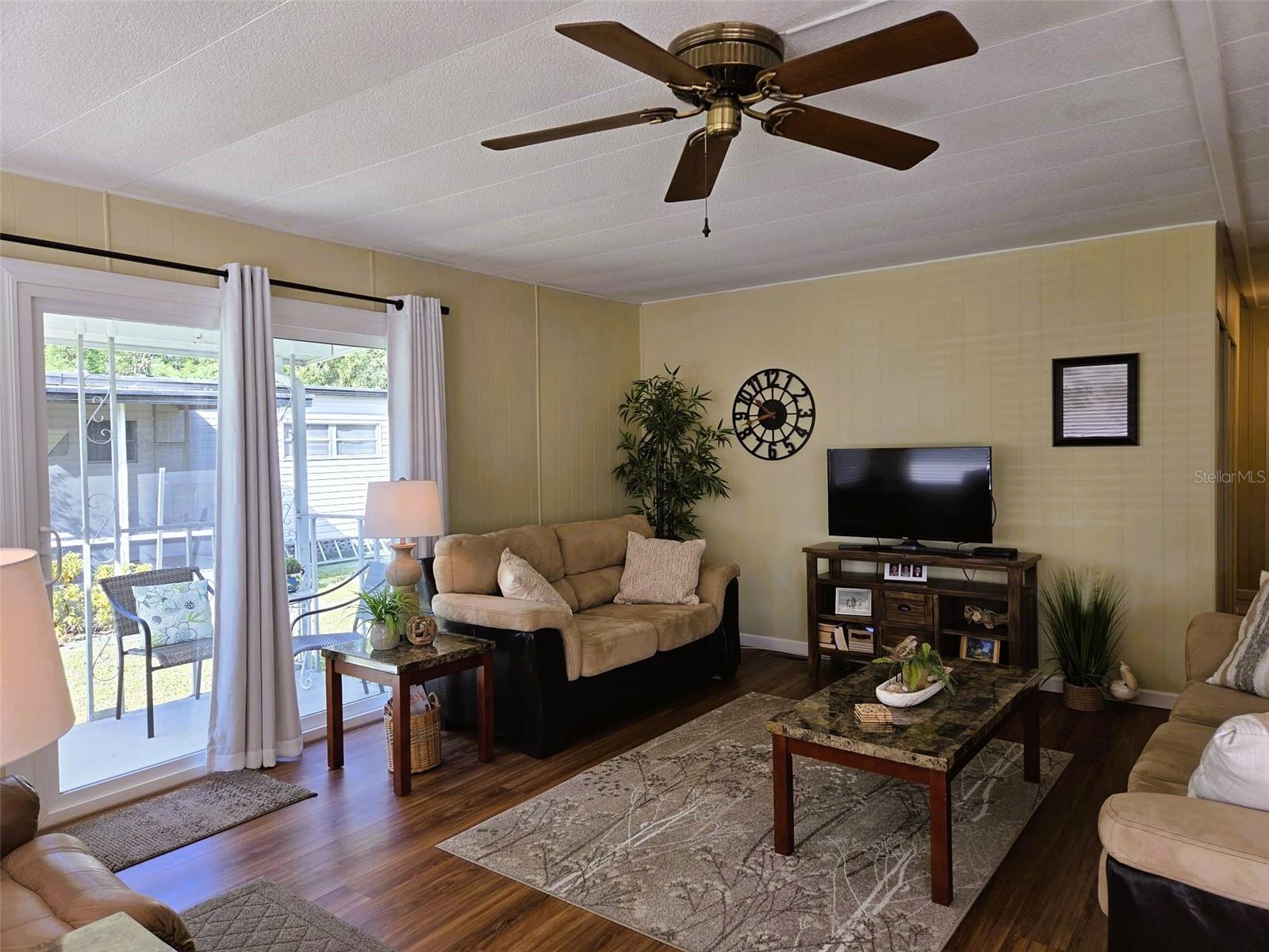 OAKWOOD MANOR - Residential