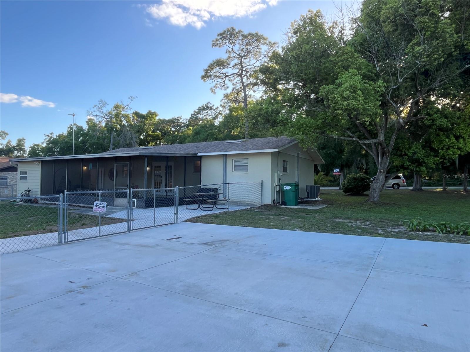 407 POINSETTIA AVENUE