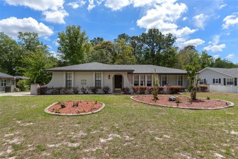 Photo of 5 Mangrove Court S, Homosassa, FL 34446 (MLS # TB8493756)