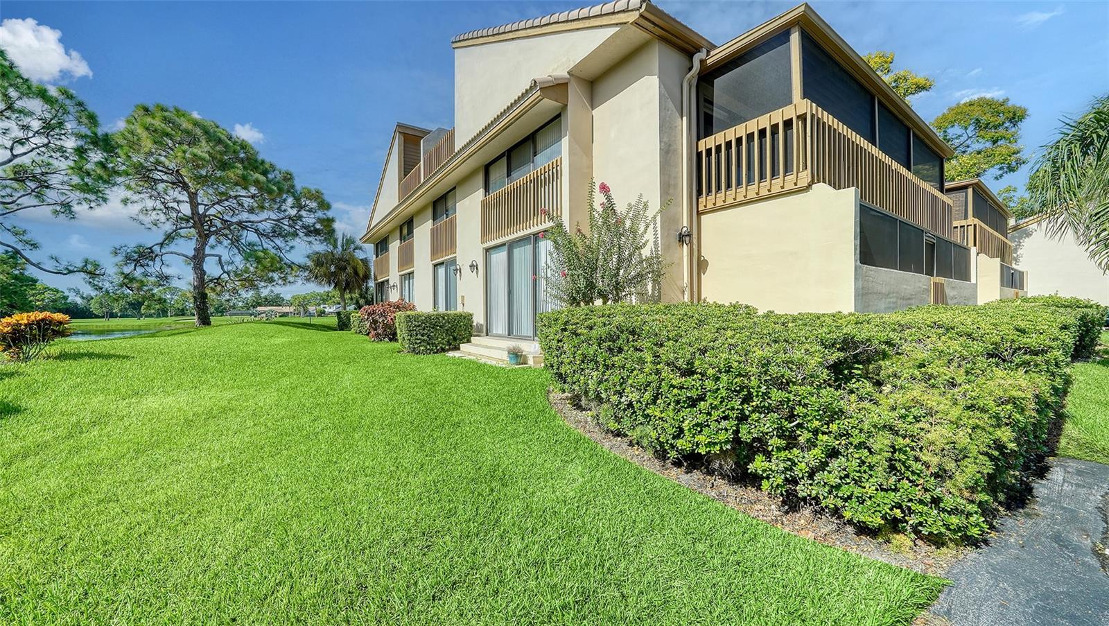 Leased January-April 2026. High season rates in effect December through April and off-season rates May through November.
Spacious, open light & bright end unit on the second floor with vaulted ceilings, new appliances. Kitchen is open to living room, and decorated in coastal colors by new owners. King bed and queen bed in unit. Full size washer and dryer. Reserved carport space with storage locker. Wonderful Meadows location is conveniently located near walking trails, beautiful scenic bridges, & the Meadows Shopping Village. UTC Mall and Benderson park are located nearby. Benderson Park is renowned for world class rowing events and offers kayaking, stand-up paddleboarding, fishing and walking the 3.5 mile paved trail. Shopping, dining and night life along the University Parkway corridor.
Easy access to I-75. A short drive to downtown Sarasota and the beaches. Community pool is heated in the winter months. No pets, no smoking, please.