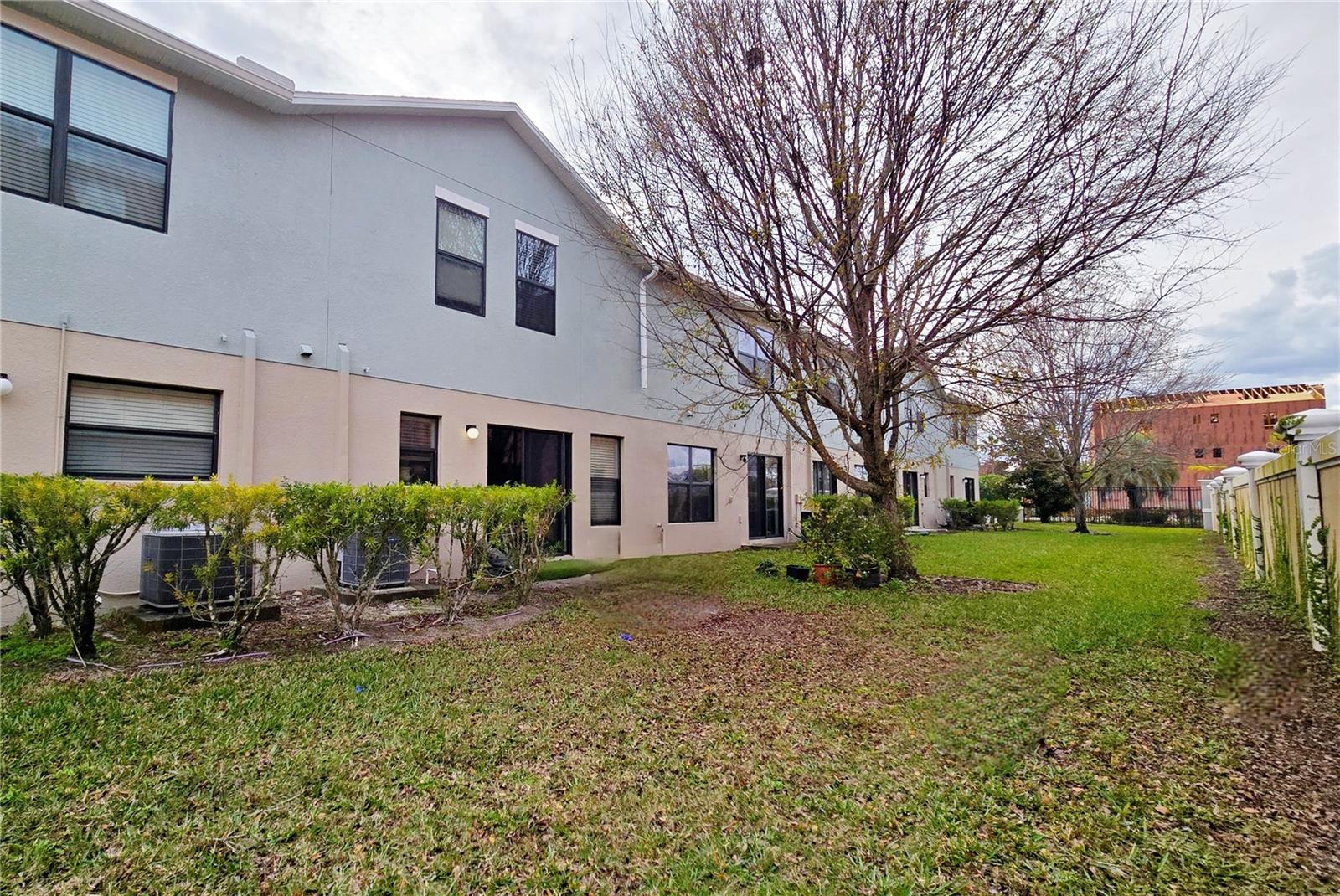 WINDSOR LAKE TWNHMS EAST - Residential Lease