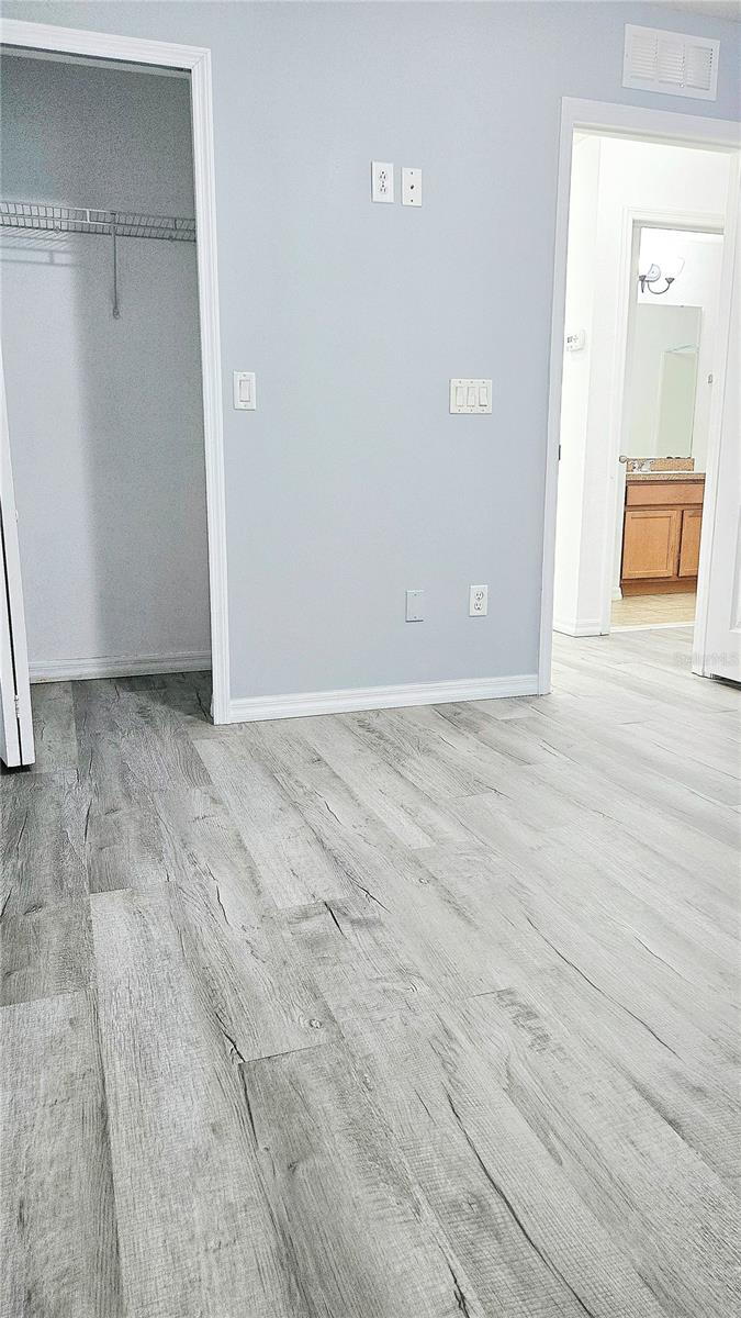 WINDSOR LAKE TWNHMS EAST - Residential Lease