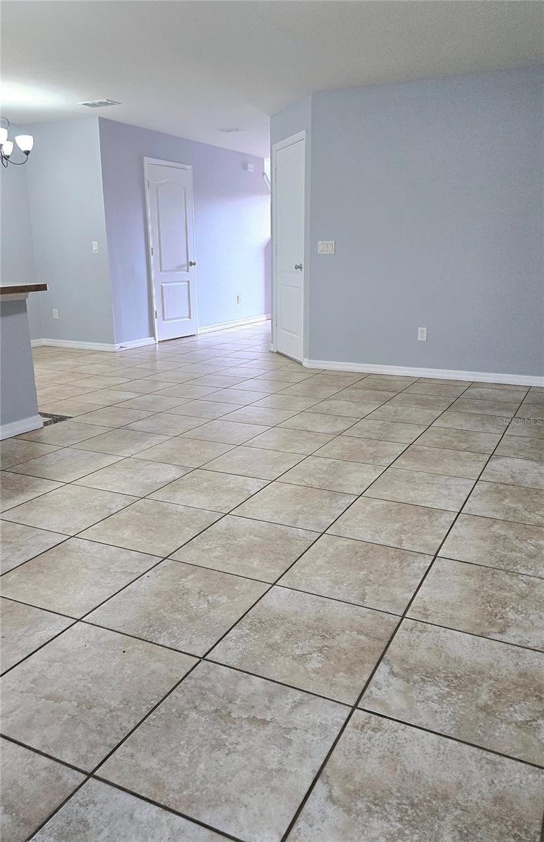 WINDSOR LAKE TWNHMS EAST - Residential Lease