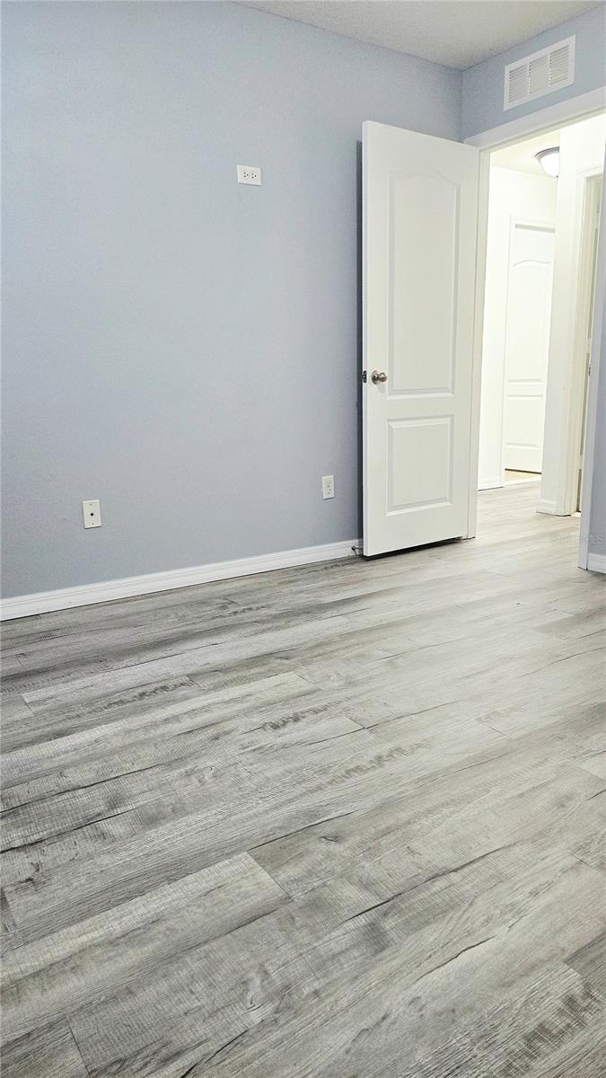 WINDSOR LAKE TWNHMS EAST - Residential Lease