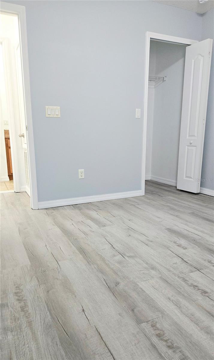 WINDSOR LAKE TWNHMS EAST - Residential Lease