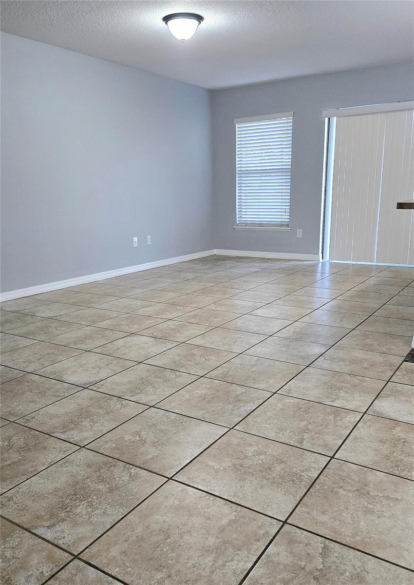 WINDSOR LAKE TWNHMS EAST - Residential Lease