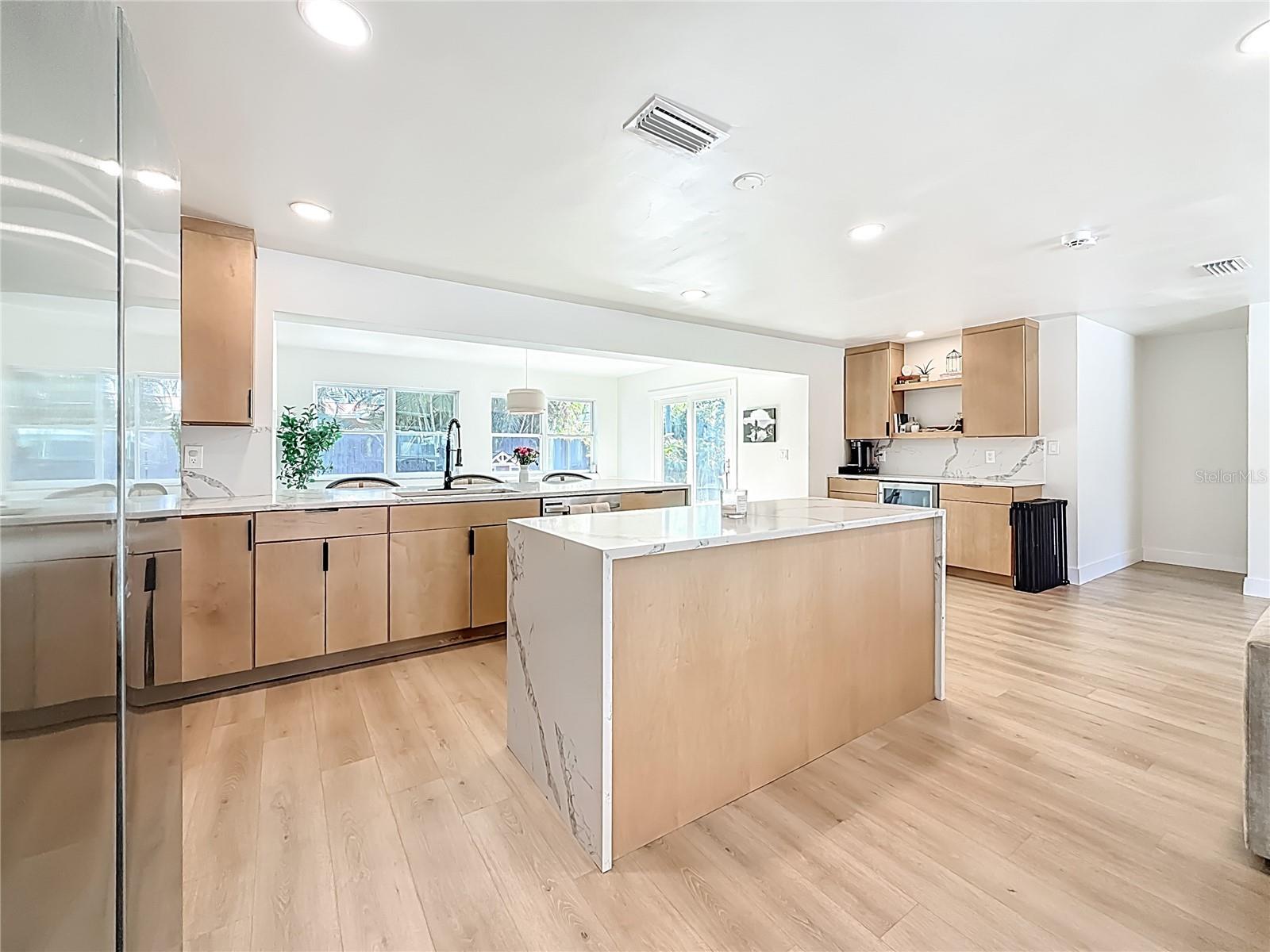 YACHT CLUB ESTATES - Residential