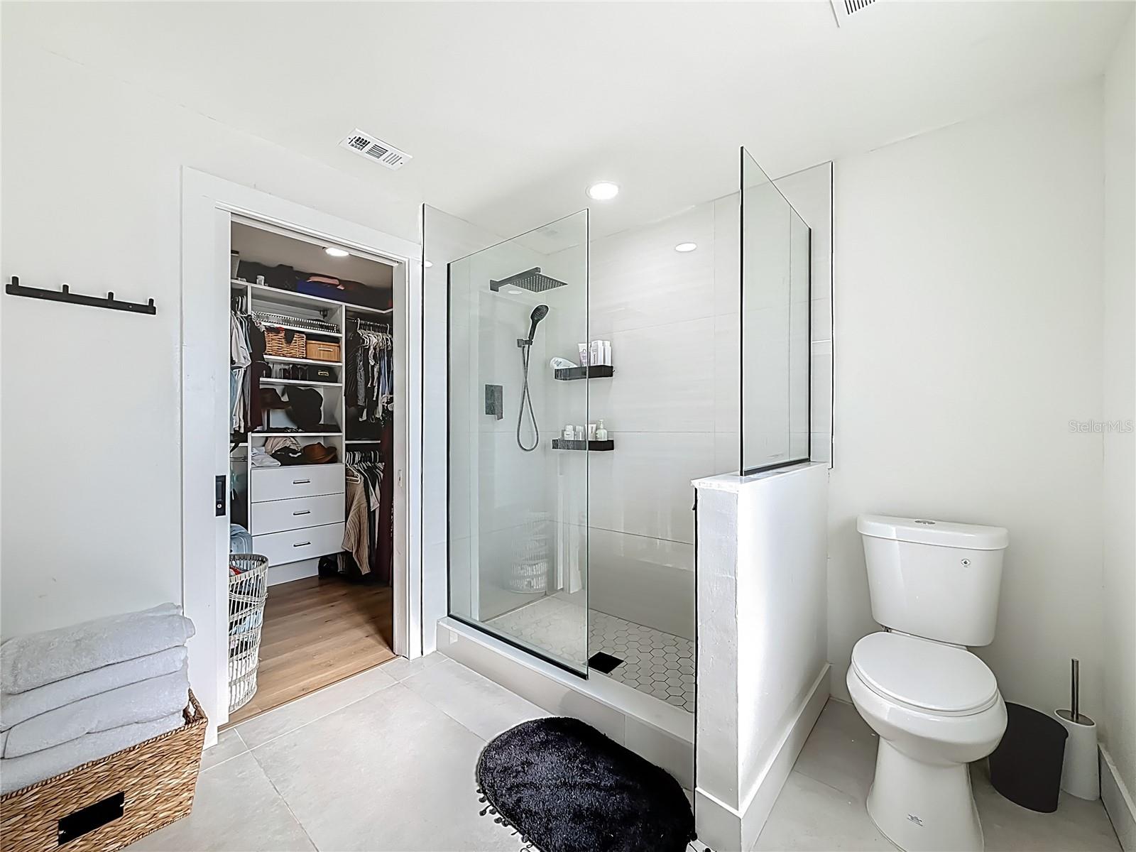 YACHT CLUB ESTATES - Residential