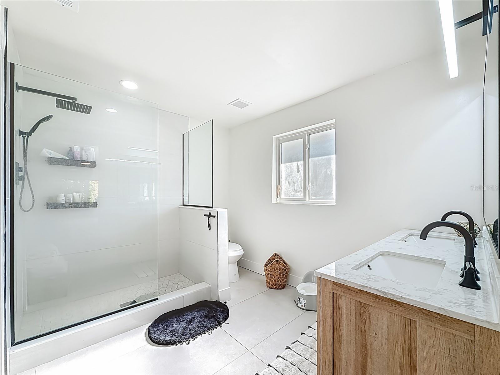 YACHT CLUB ESTATES - Residential