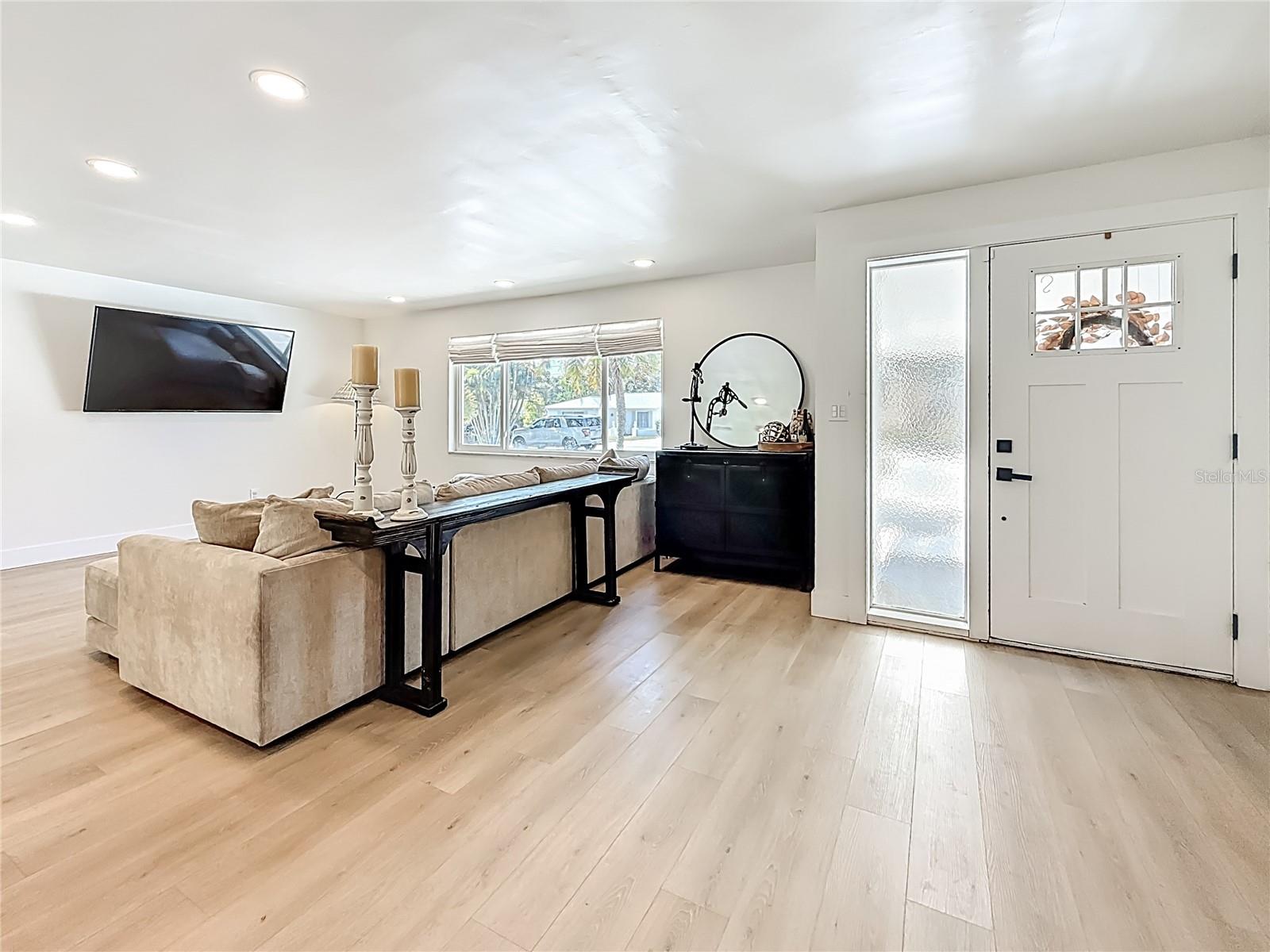 YACHT CLUB ESTATES - Residential