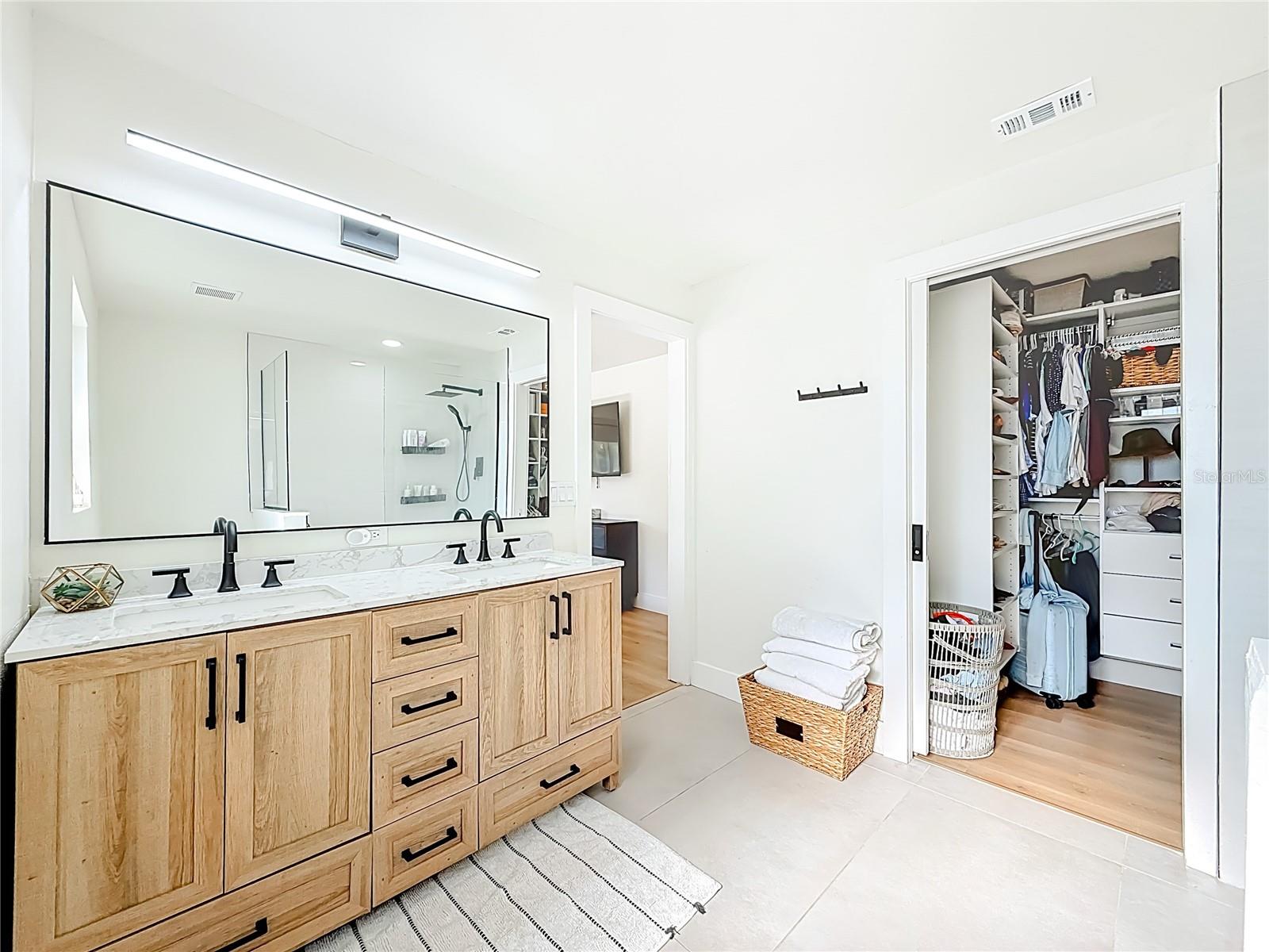 YACHT CLUB ESTATES - Residential