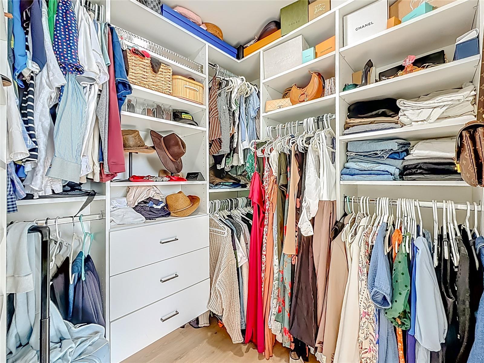 YACHT CLUB ESTATES - Residential