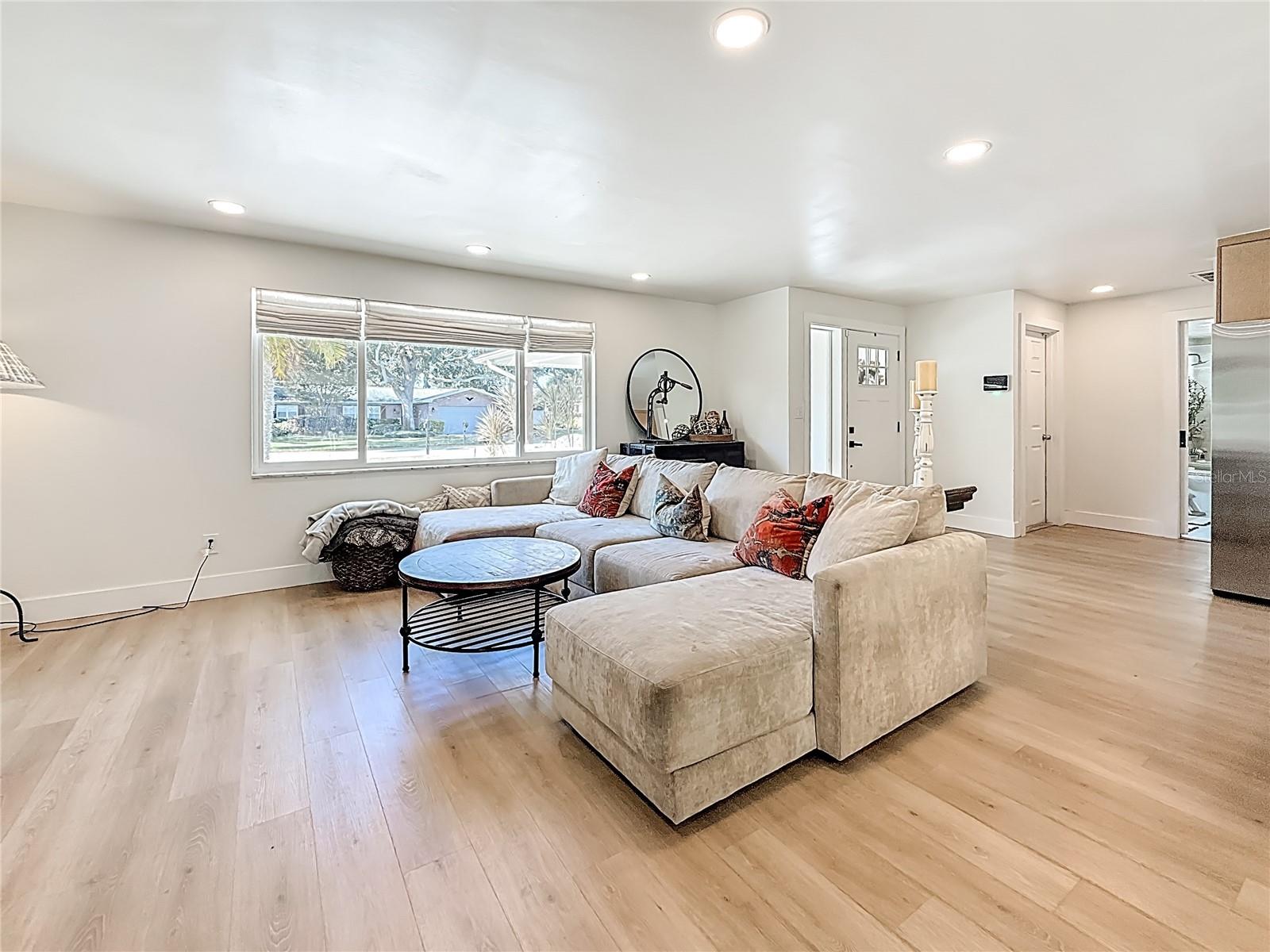 YACHT CLUB ESTATES - Residential