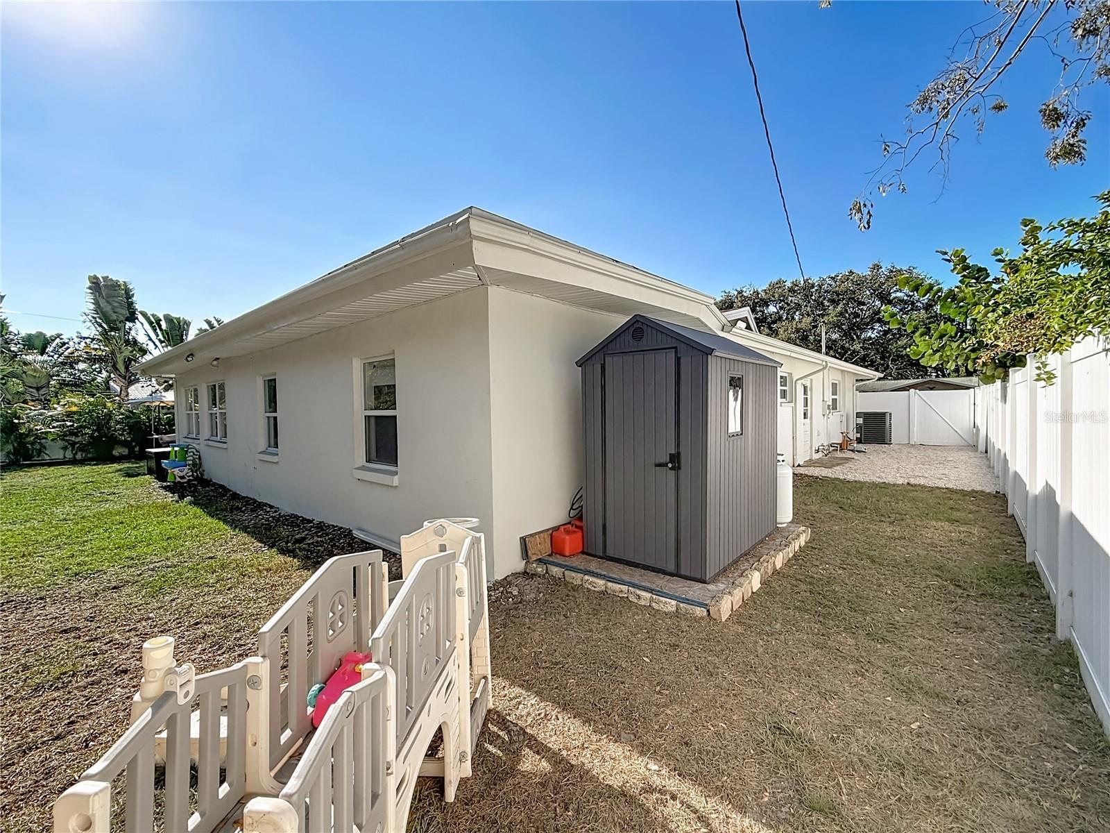 YACHT CLUB ESTATES - Residential