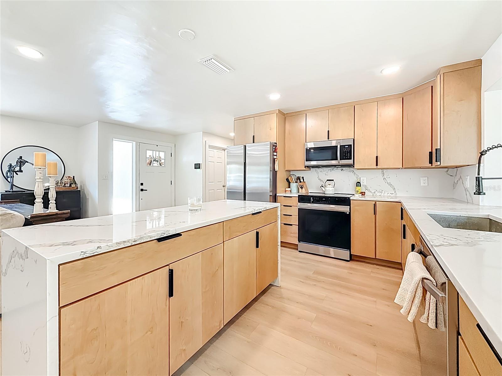 YACHT CLUB ESTATES - Residential