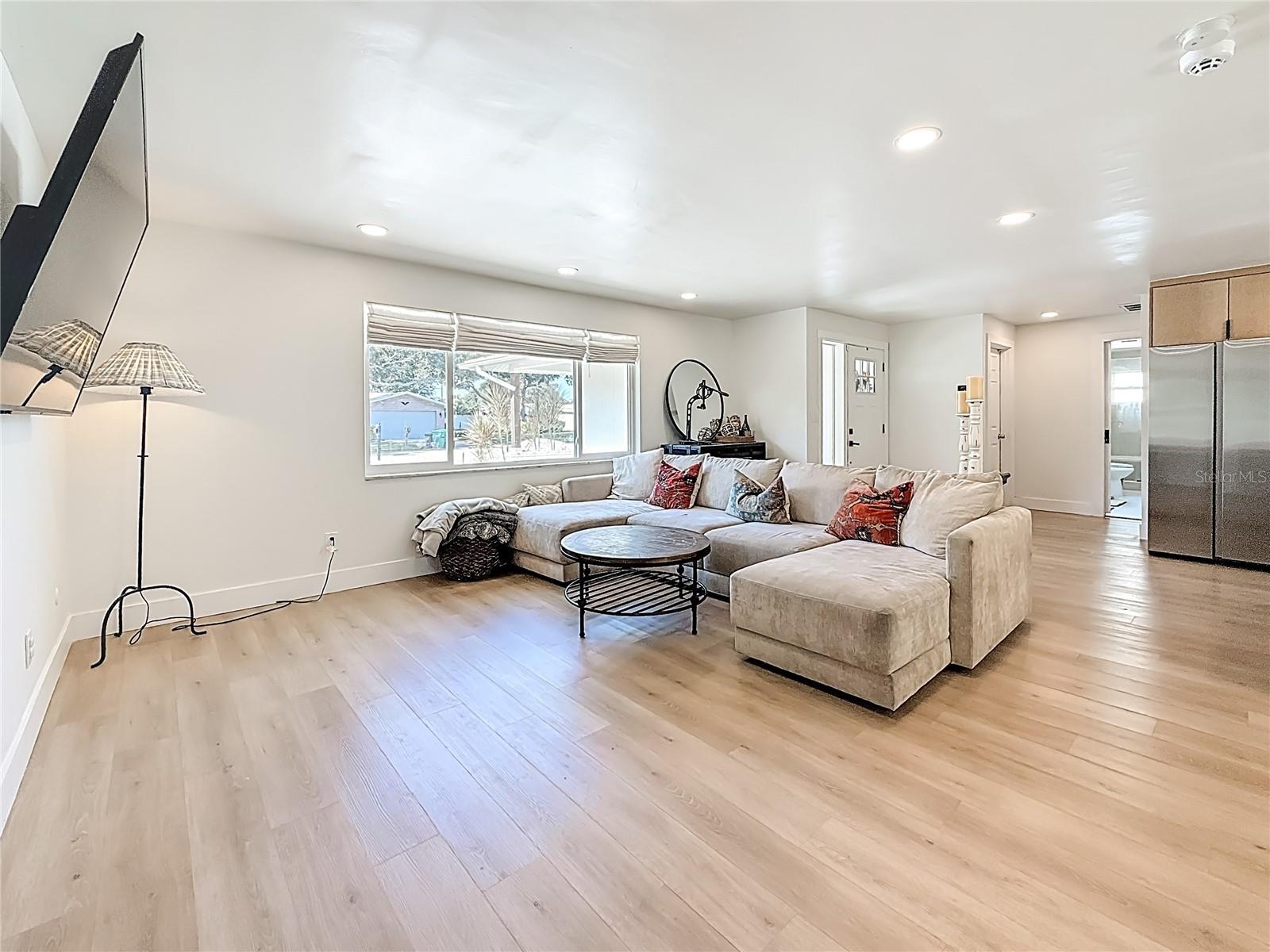 YACHT CLUB ESTATES - Residential