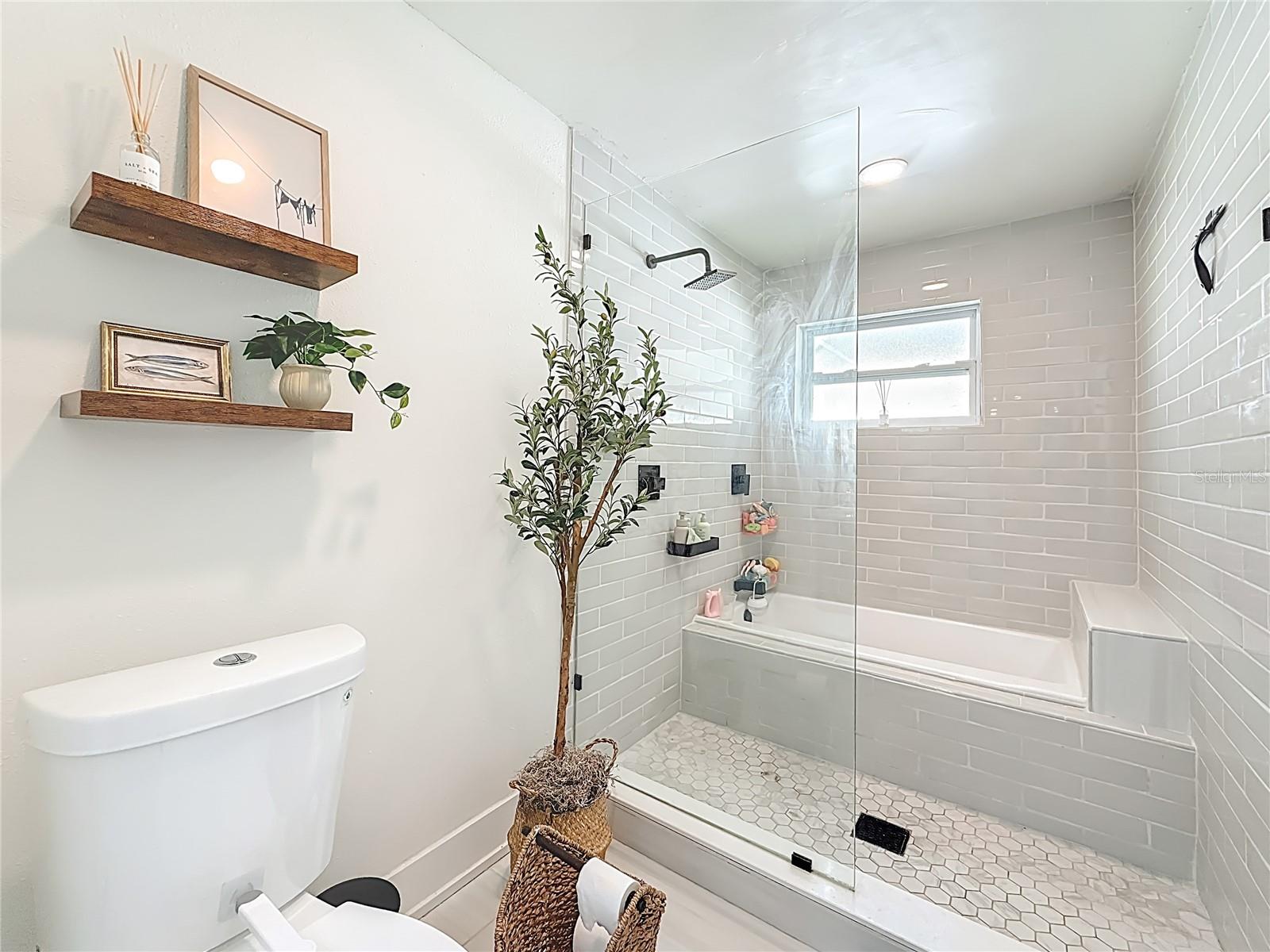 YACHT CLUB ESTATES - Residential