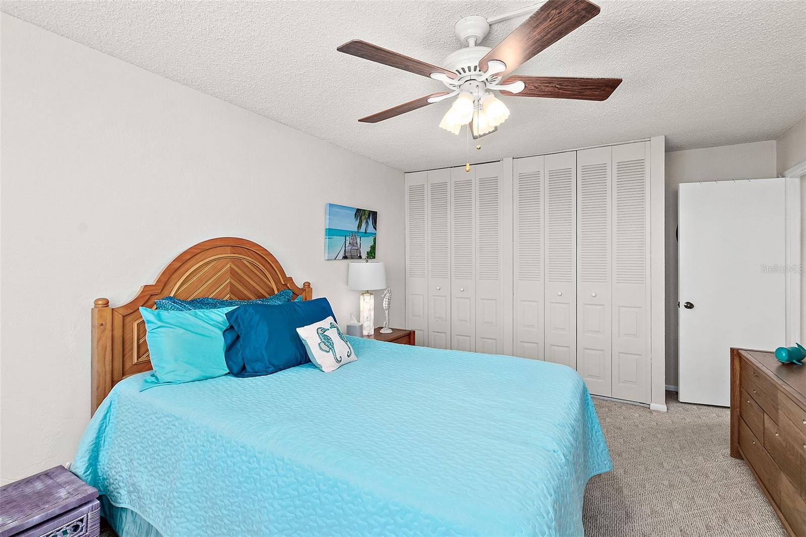 OCEANS FIVE - Residential