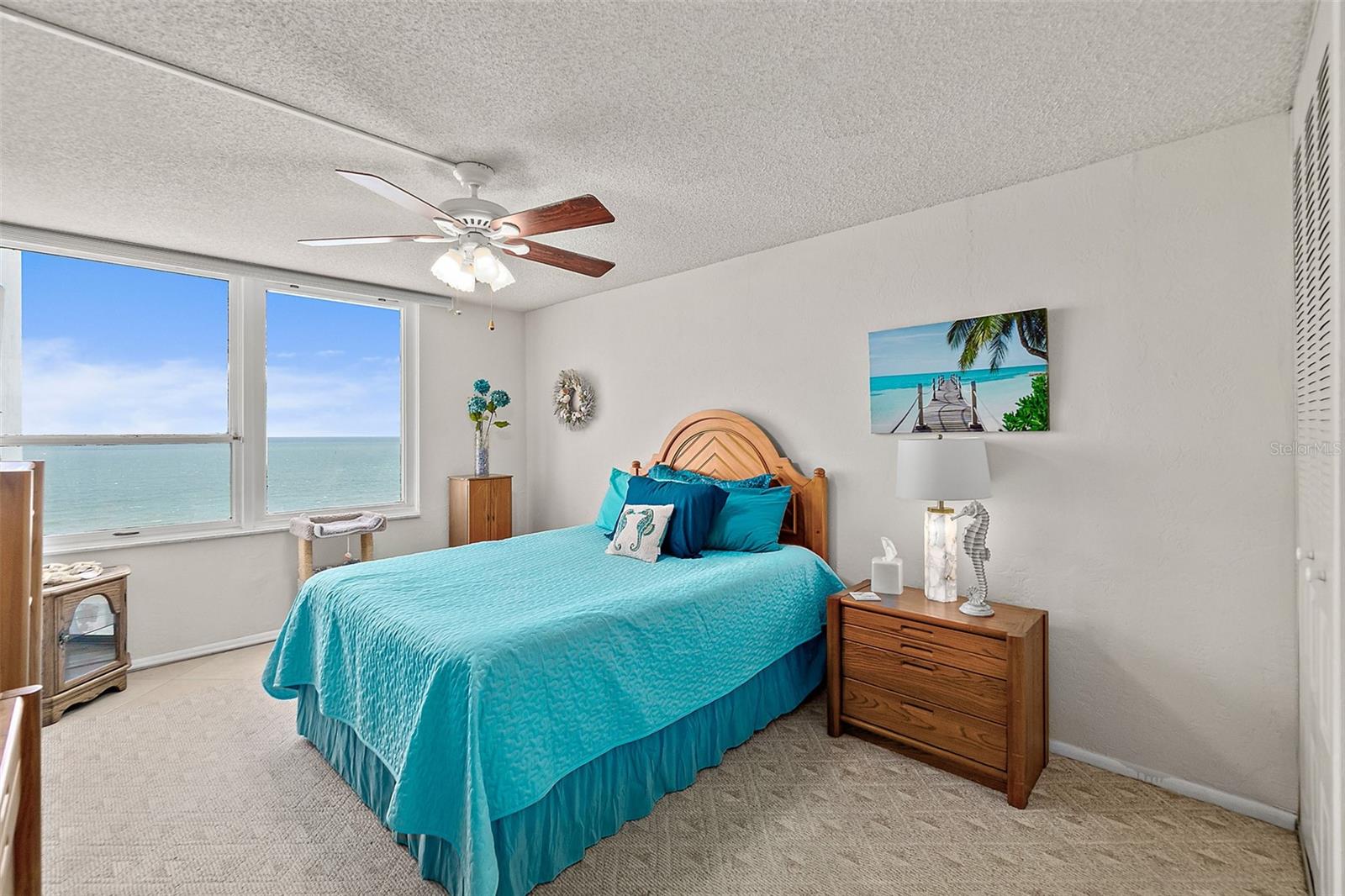 OCEANS FIVE - Residential