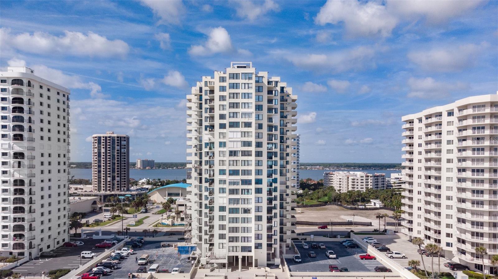 OCEANS FIVE - Residential