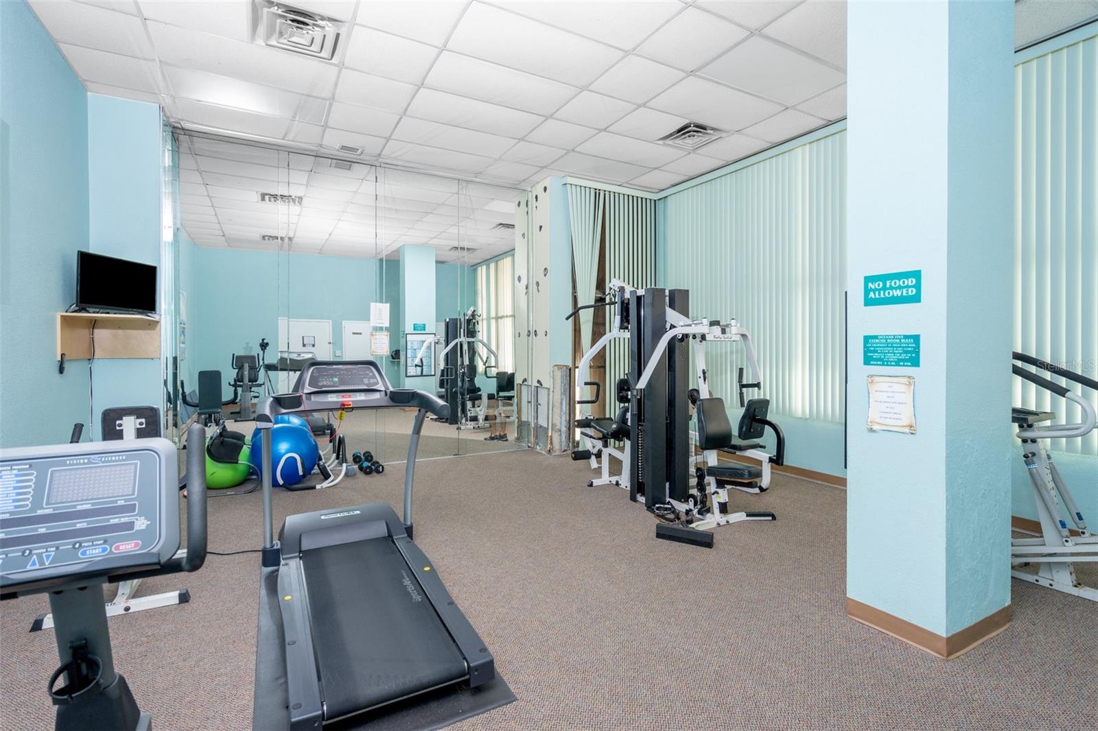 OCEANS FIVE - Residential