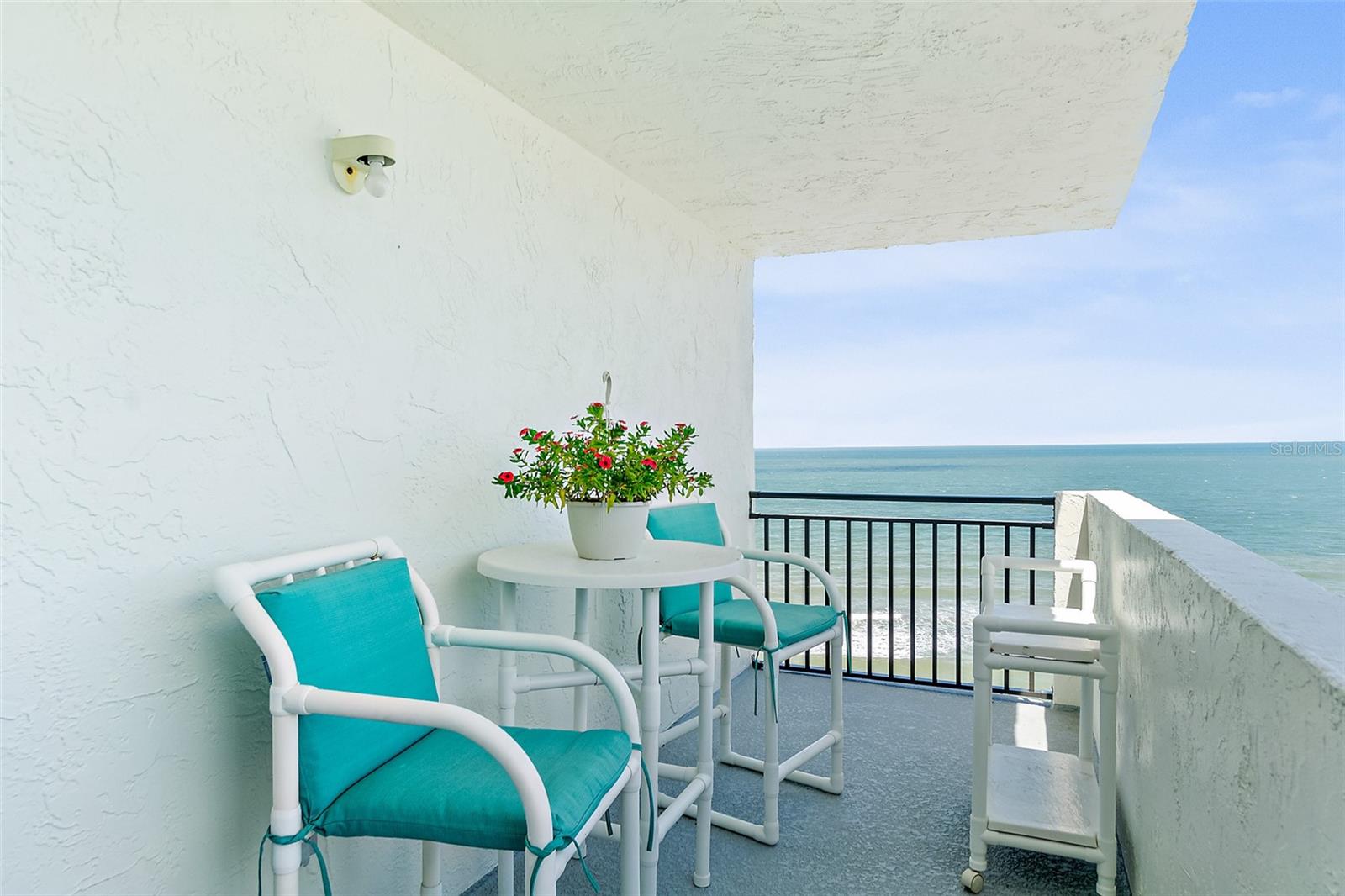 OCEANS FIVE - Residential