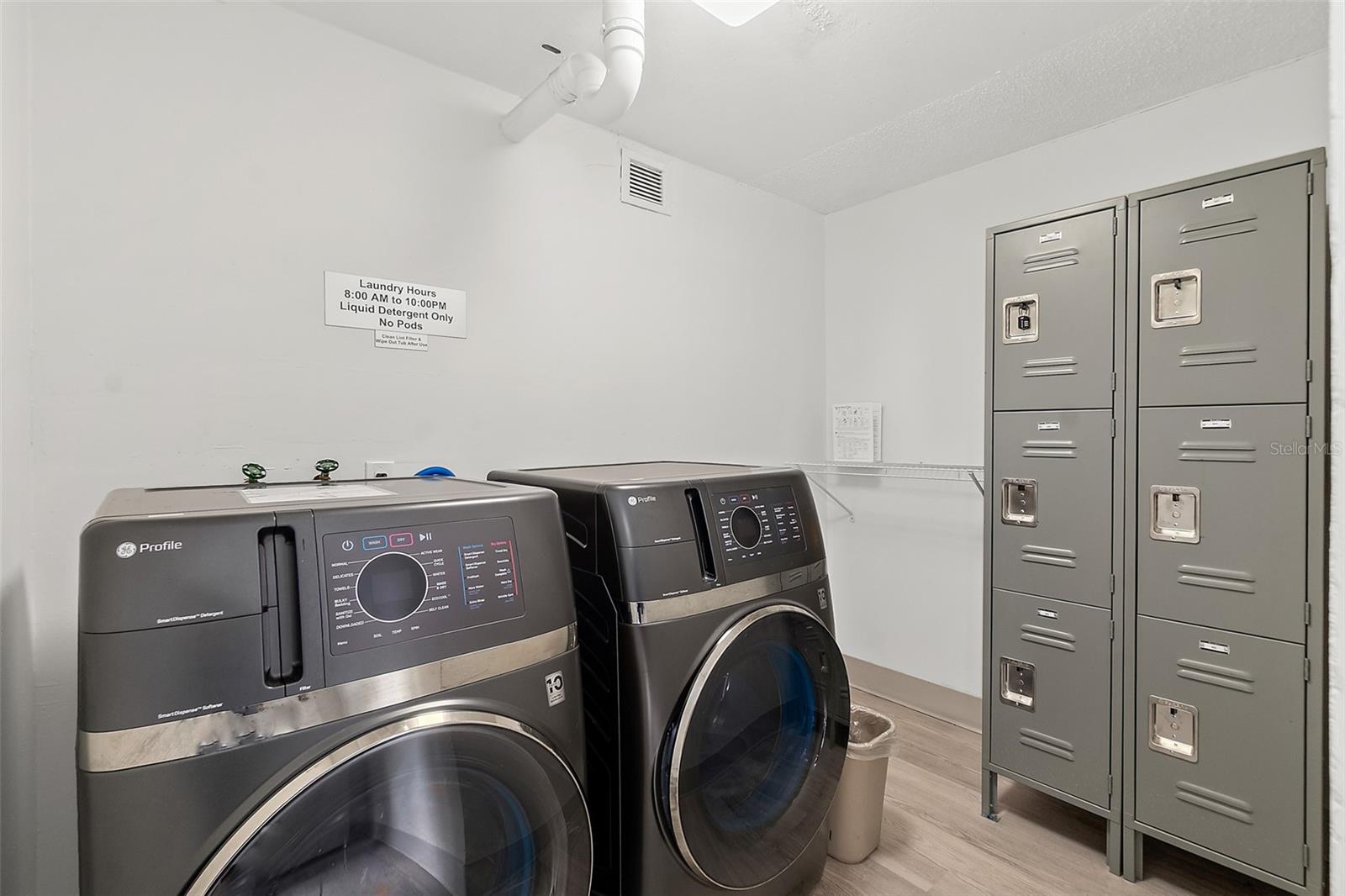 OCEANS FIVE - Residential