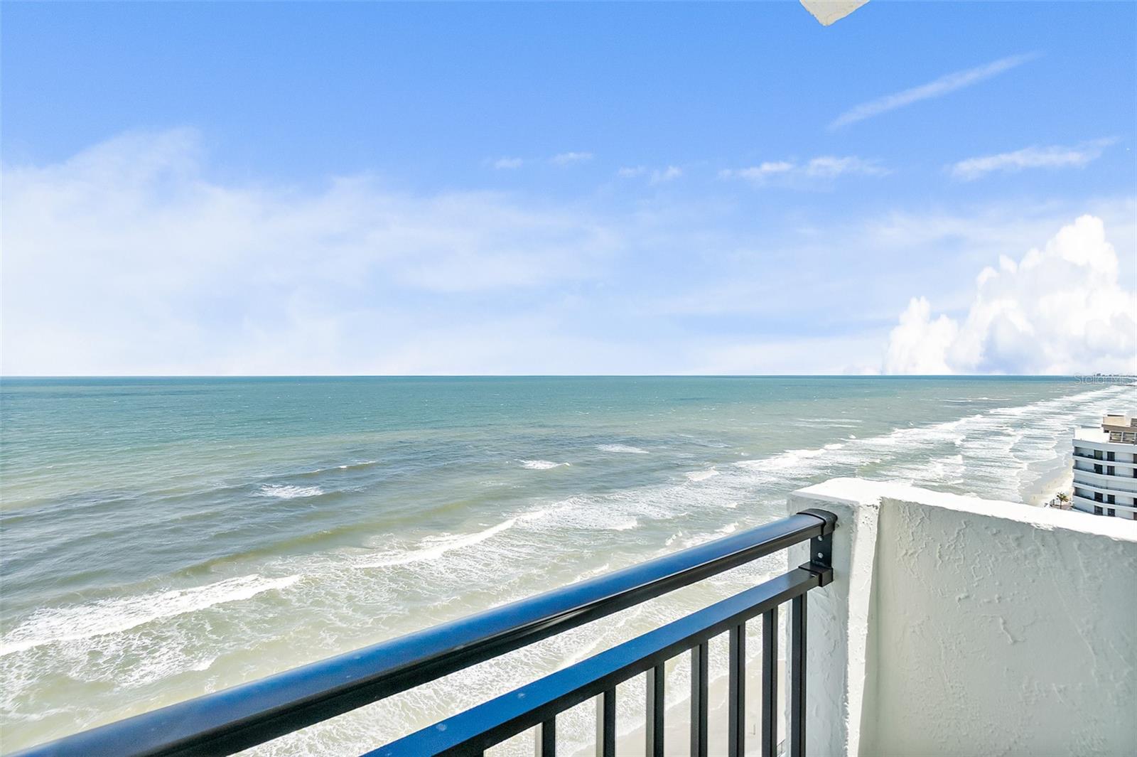 OCEANS FIVE - Residential