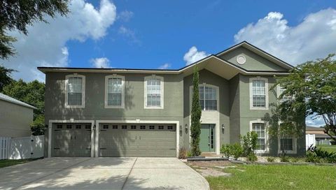 Photo of 800 Clear Brook Court, Fruitland Park, FL 34731 (MLS # G5110171)
