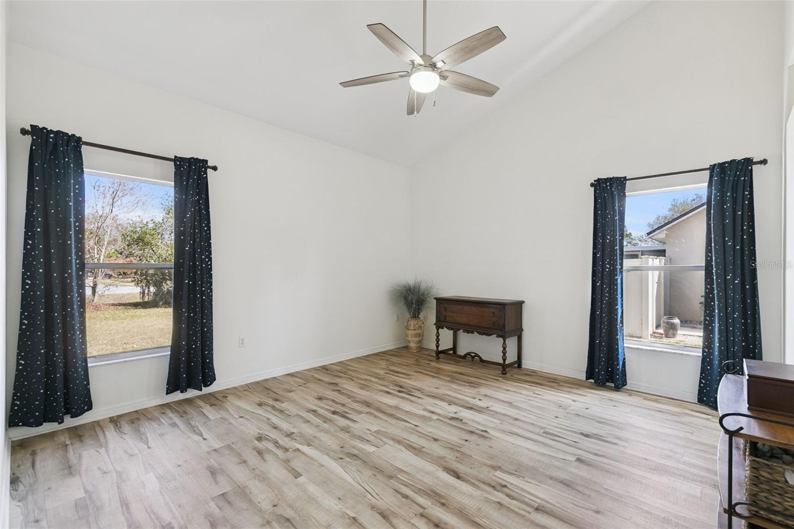 LINDSEY COVE - Residential