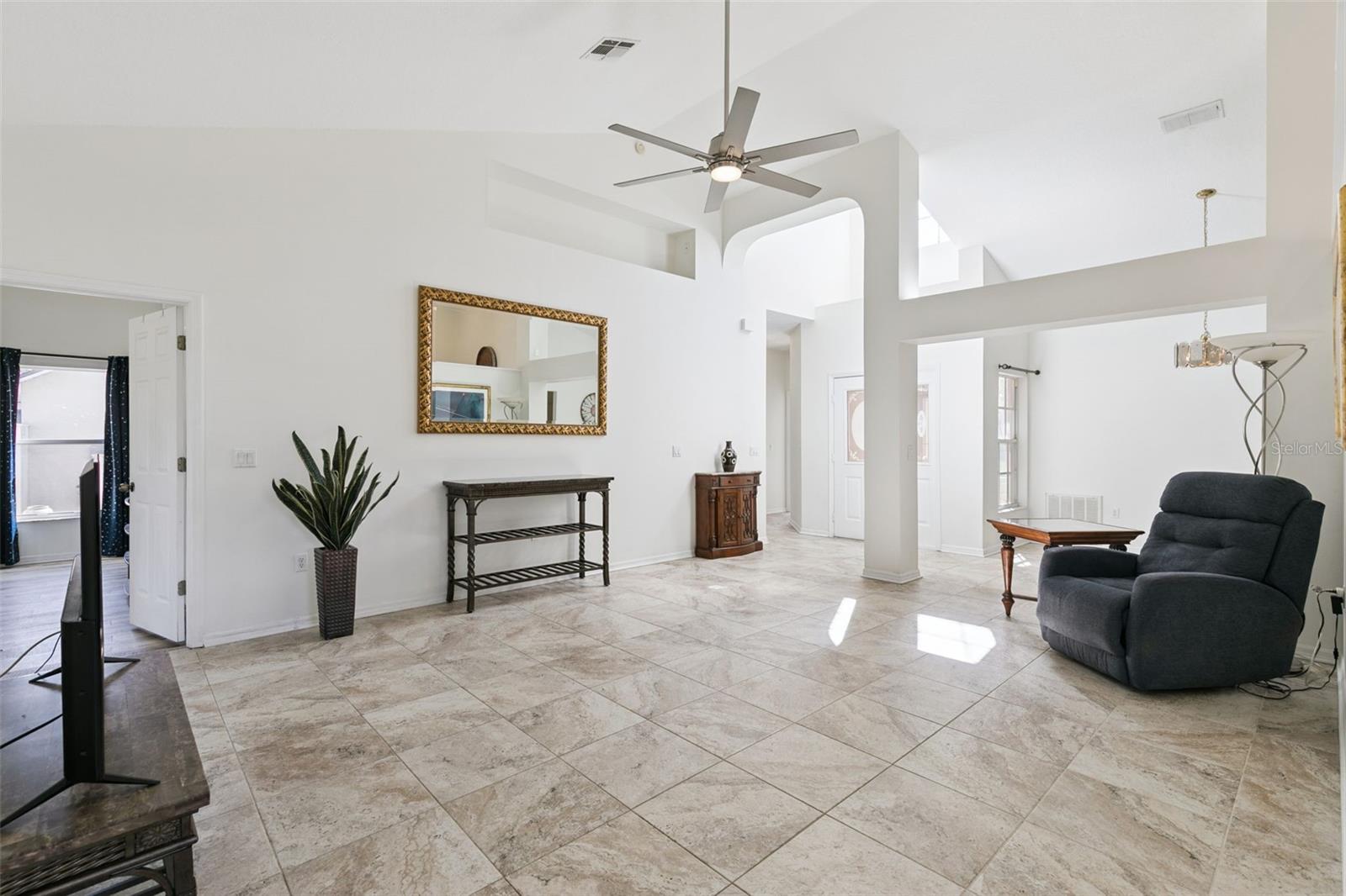 LINDSEY COVE - Residential