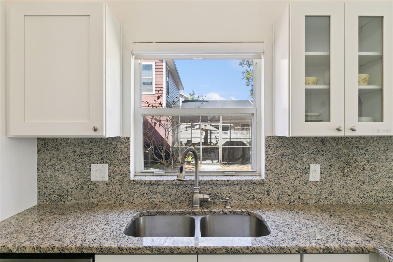 LINDSEY COVE - Residential