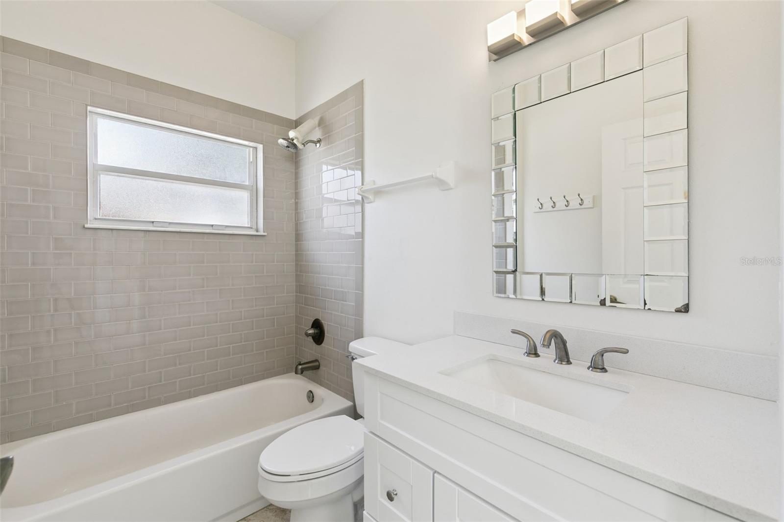 LINDSEY COVE - Residential