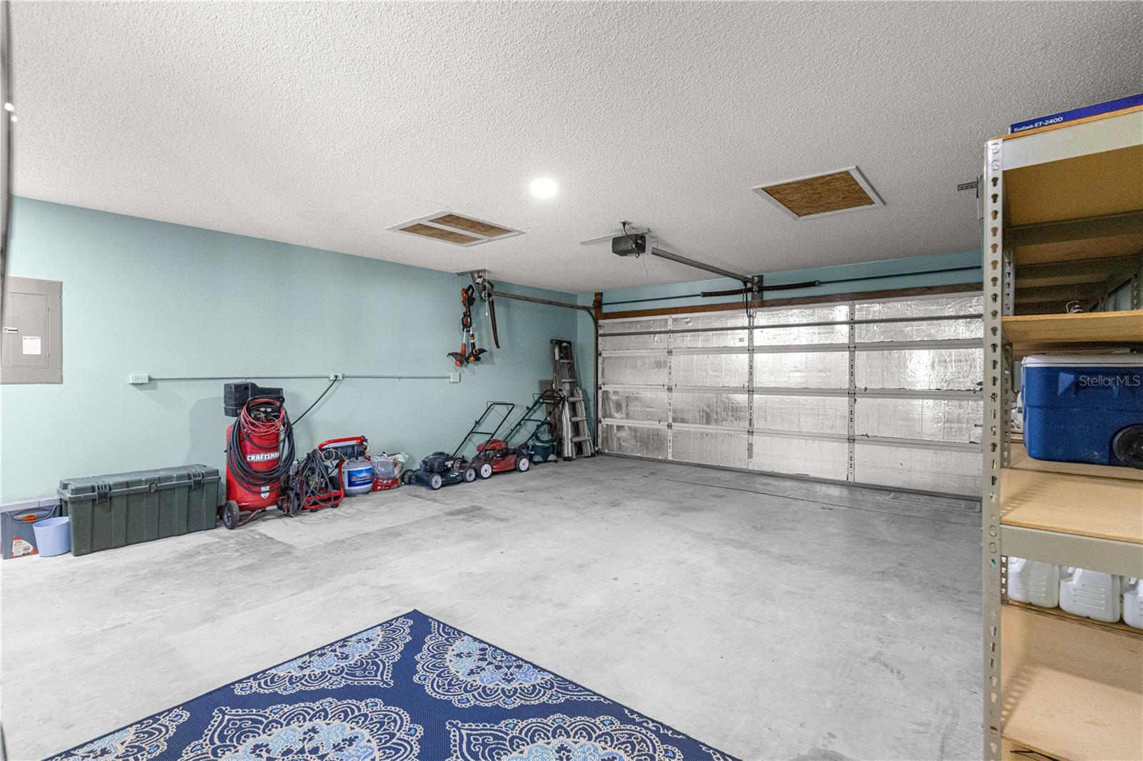 PALM CAY - Residential