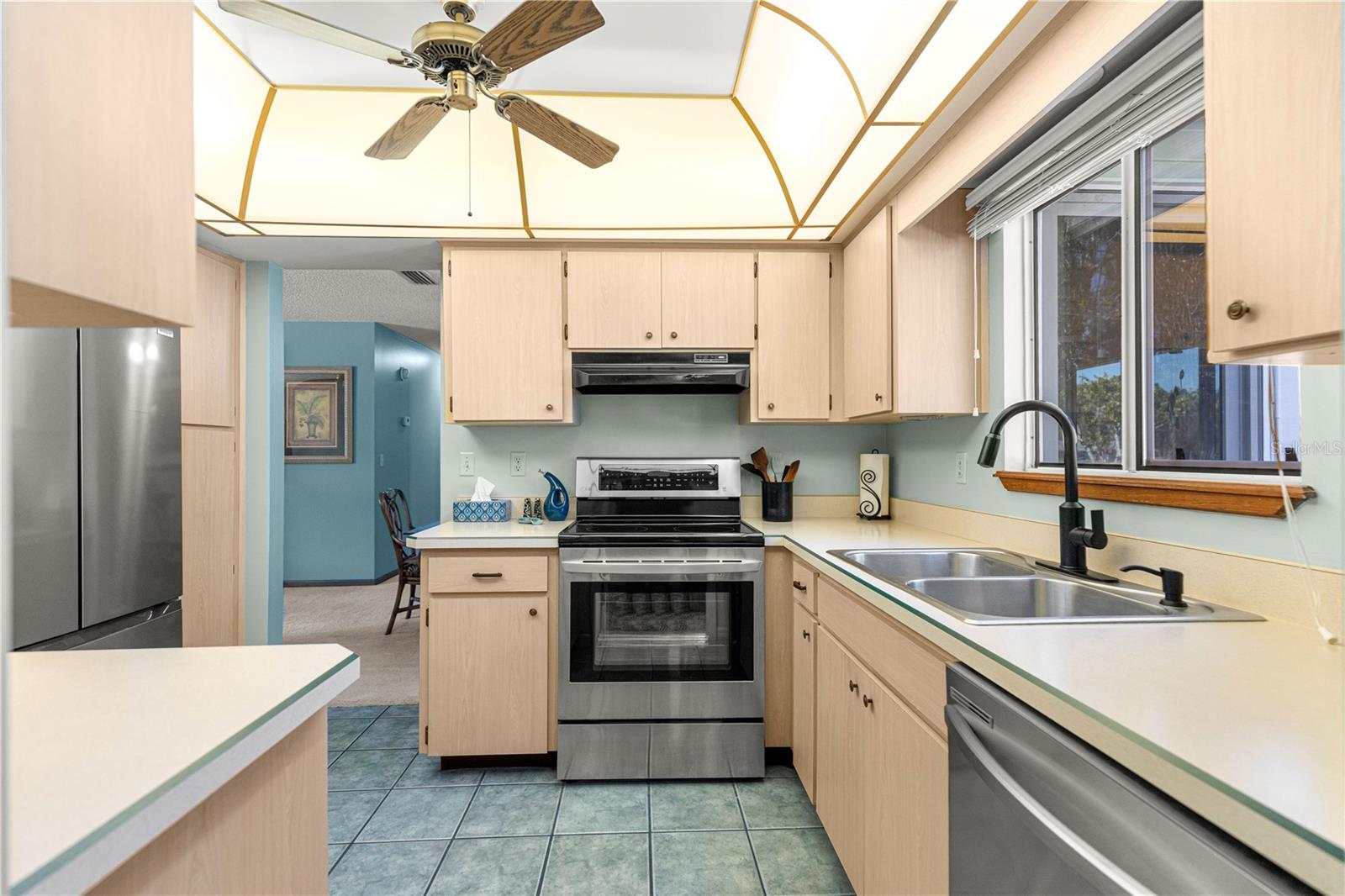 PALM CAY - Residential