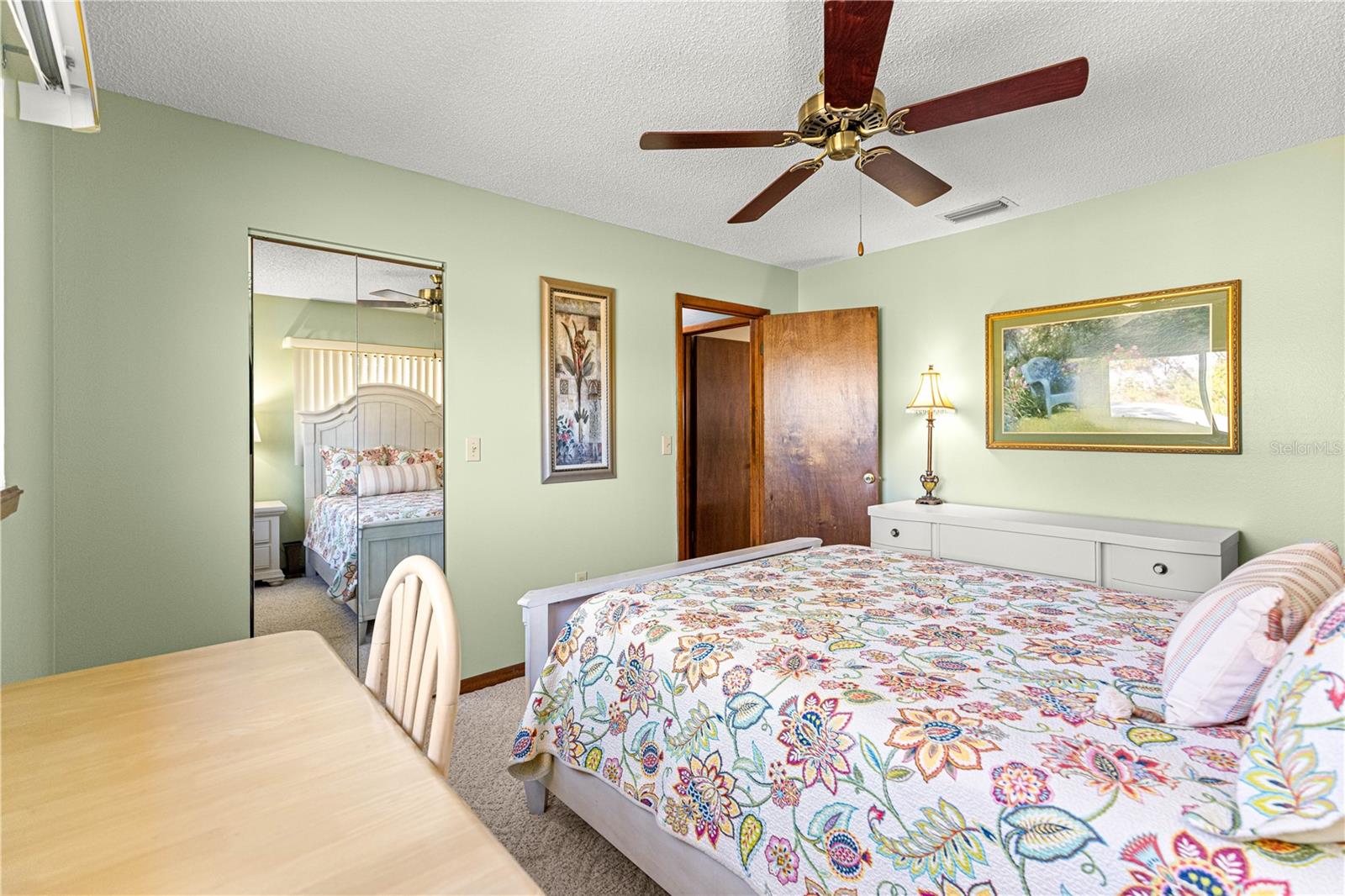 PALM CAY - Residential