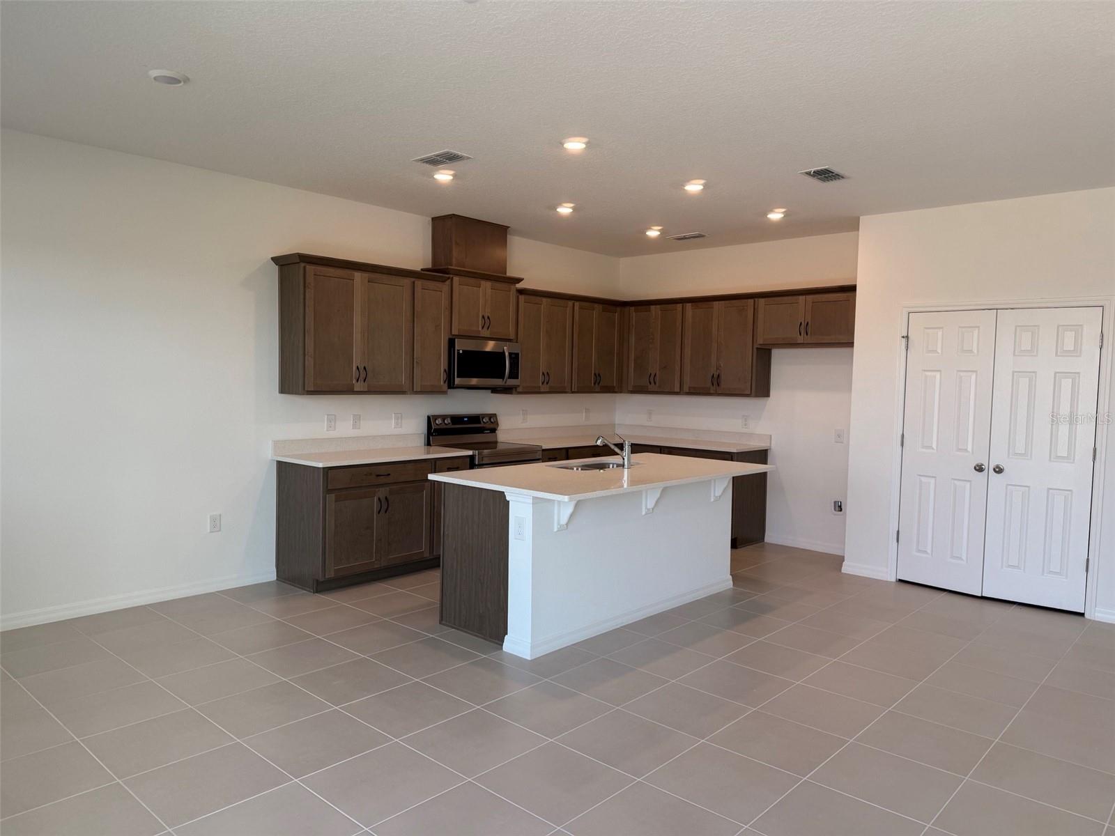 333 MARION LOOP