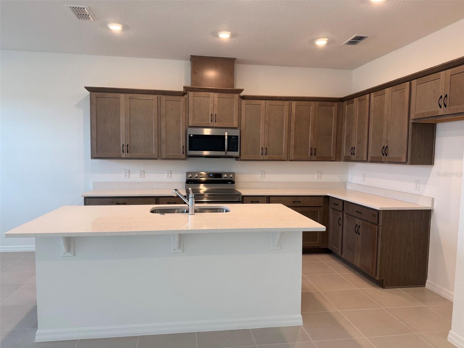 333 MARION LOOP