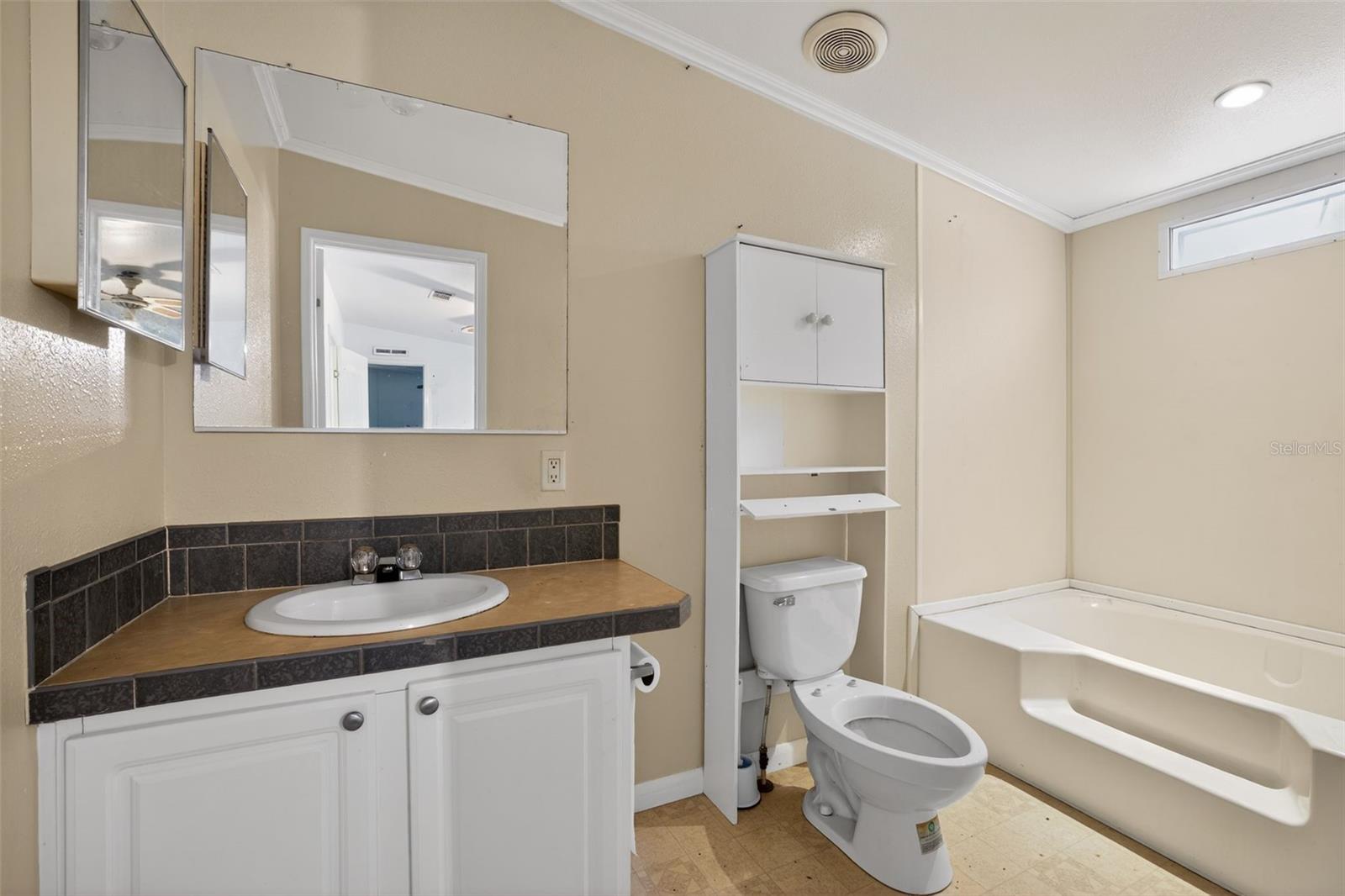 MOON LAKE ESTATES - Residential