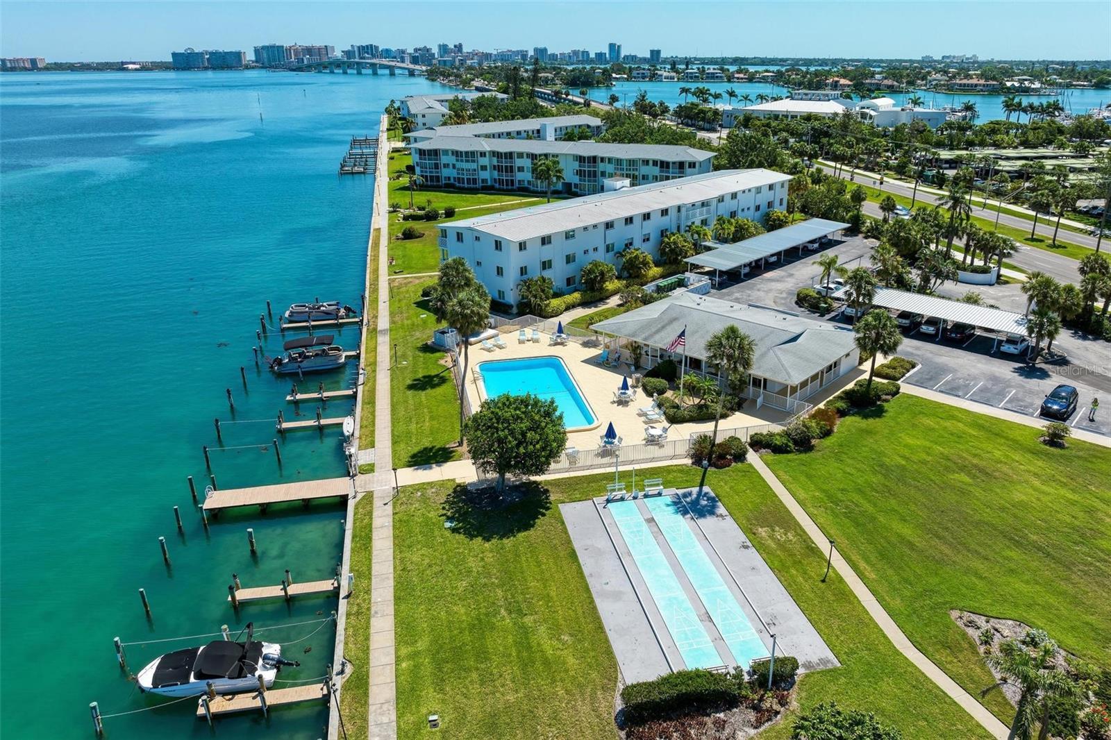 767 JOHN RINGLING BOULEVARD 25