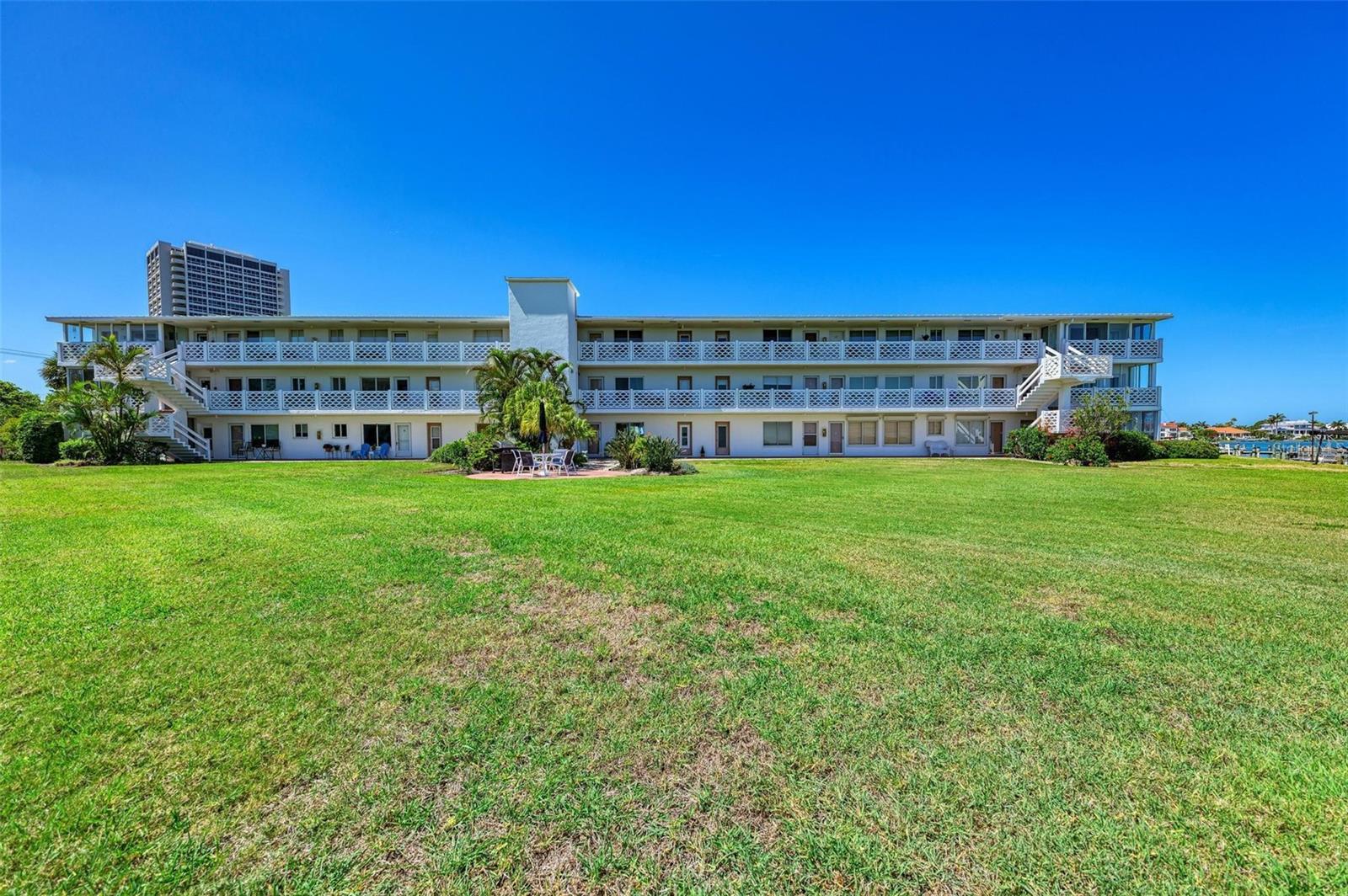 767 JOHN RINGLING BOULEVARD 25